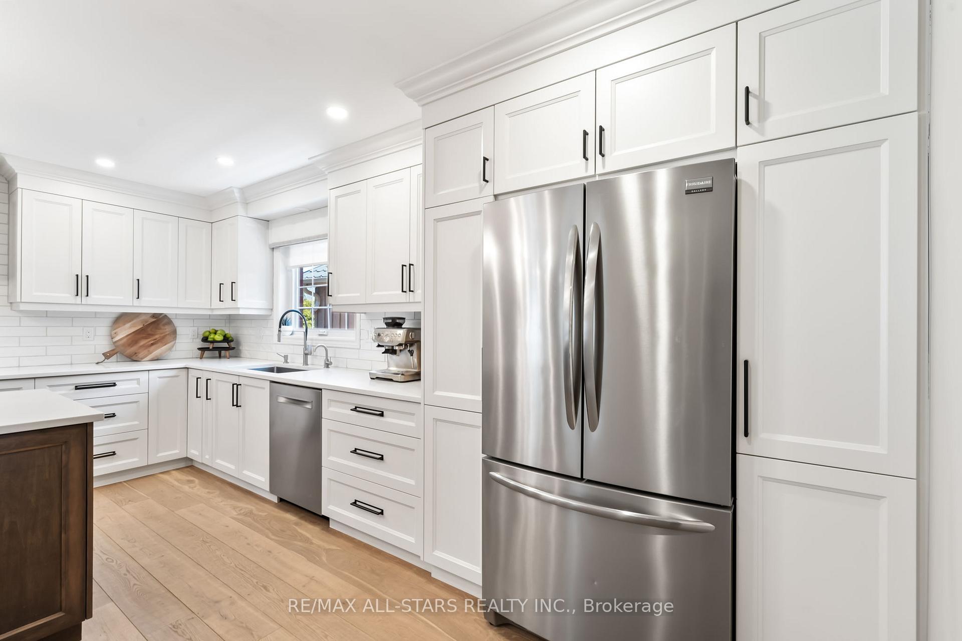 Photo 4 of 13 Harman Court, Uxbridge — HOMEH