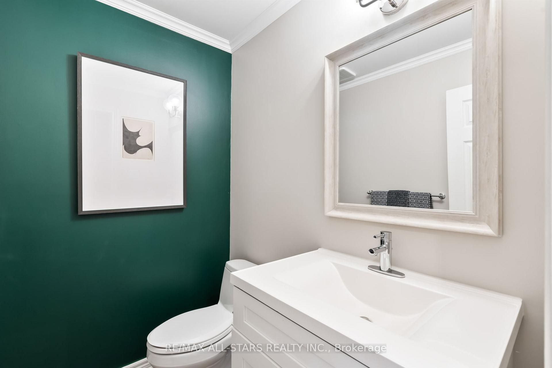 Photo 16 of 13 Harman Court, Uxbridge — HOMEH