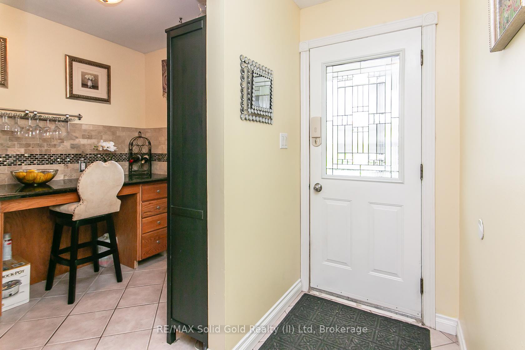 Photo 6 of 586 Drummerhill Crescent, Waterloo — HOMEH