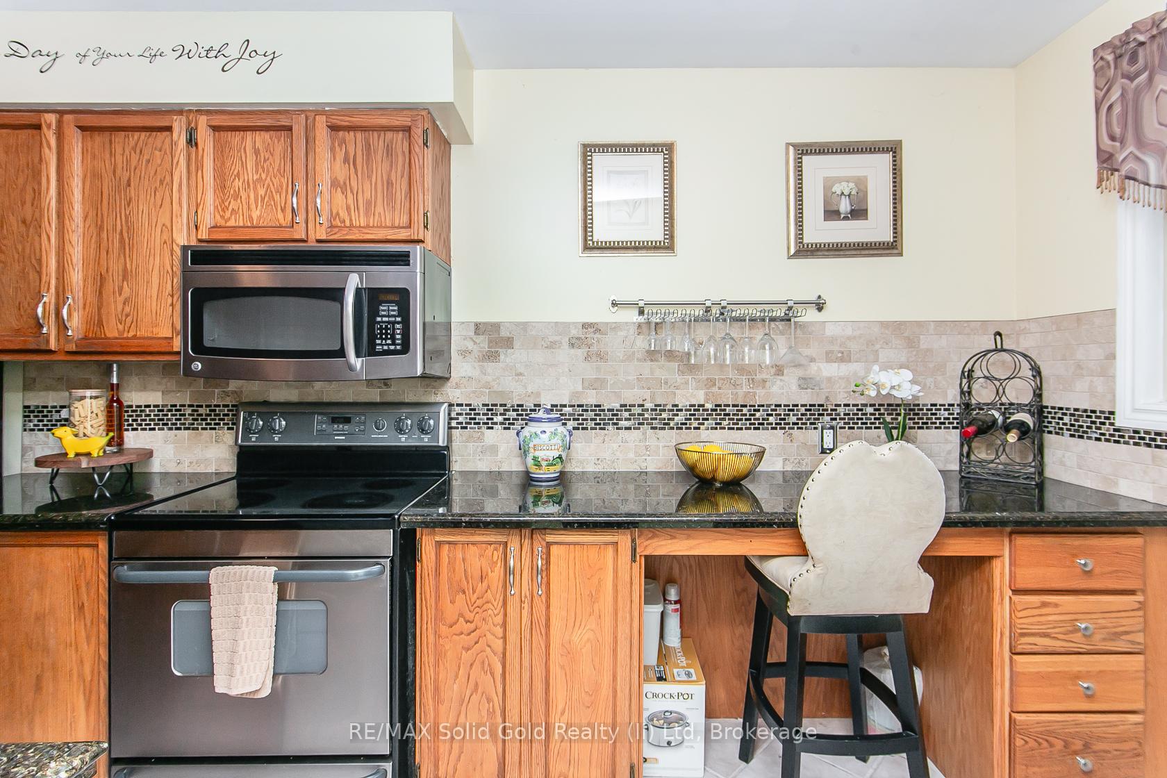 Photo 7 of 586 Drummerhill Crescent, Waterloo — HOMEH