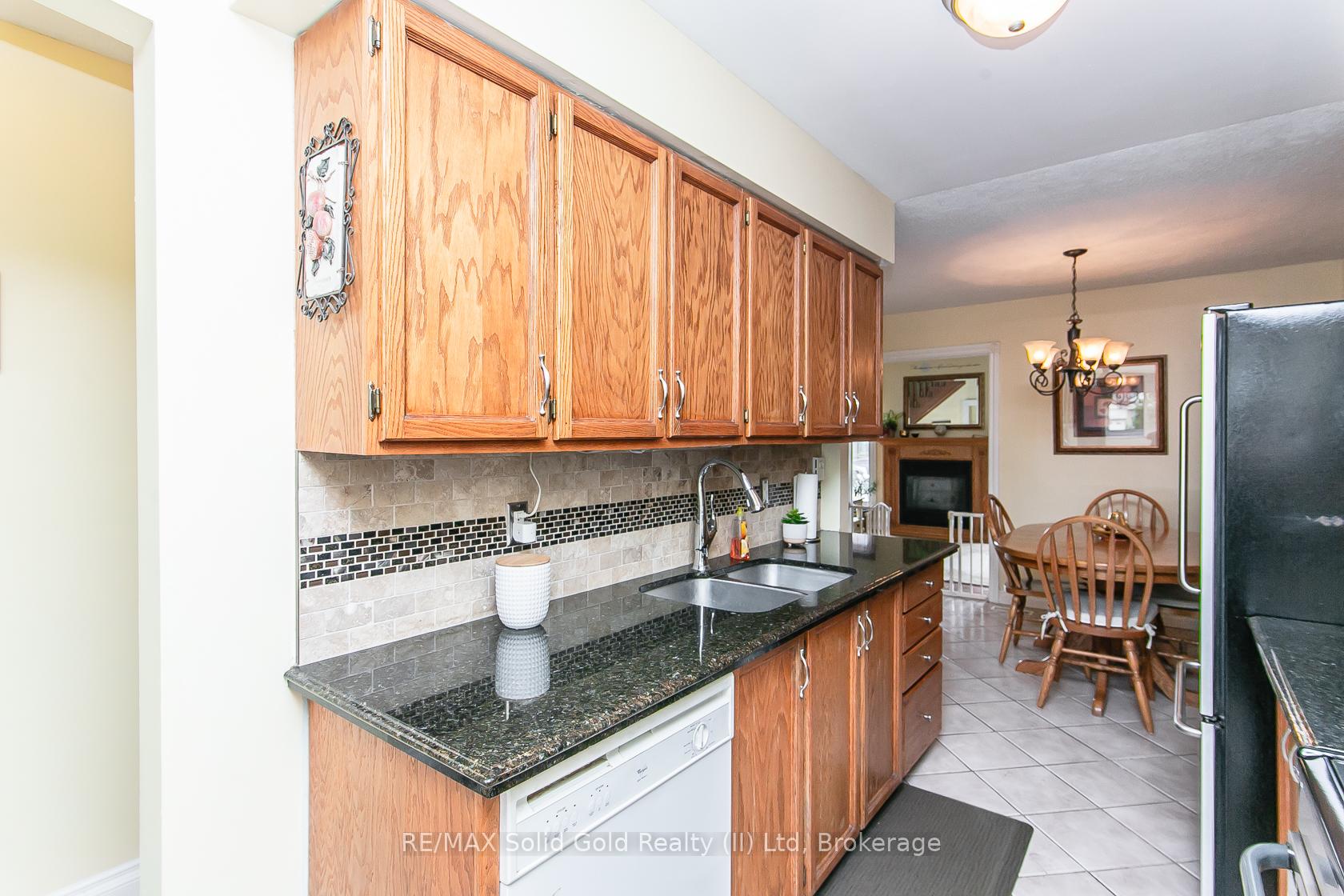 Photo 10 of 586 Drummerhill Crescent, Waterloo — HOMEH
