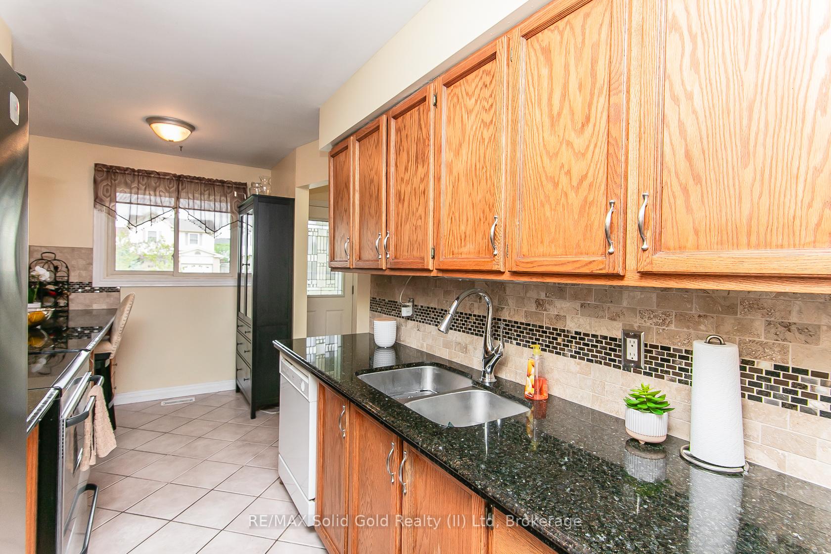 Photo 11 of 586 Drummerhill Crescent, Waterloo — HOMEH