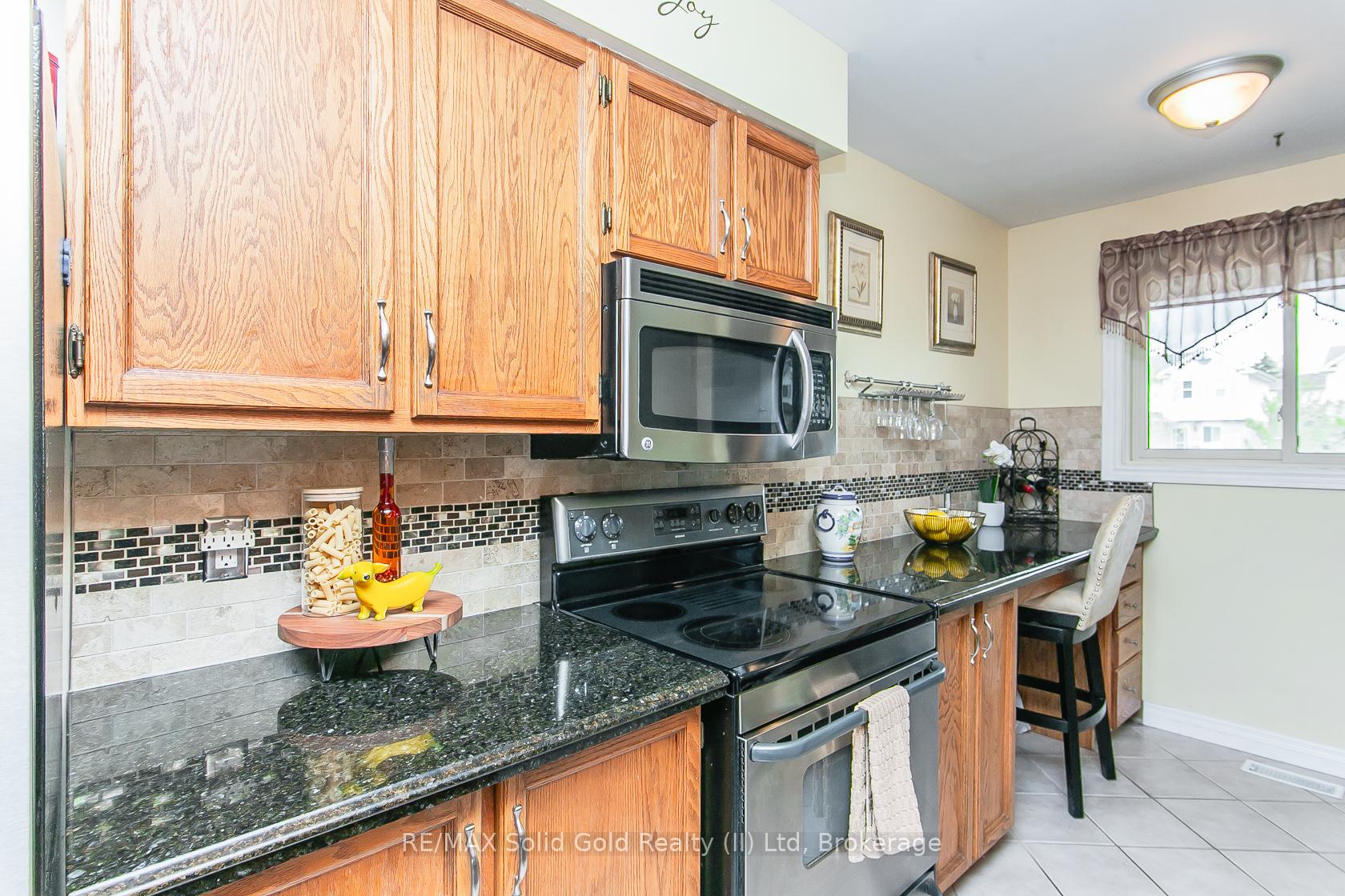 Photo 12 of 586 Drummerhill Crescent, Waterloo — HOMEH