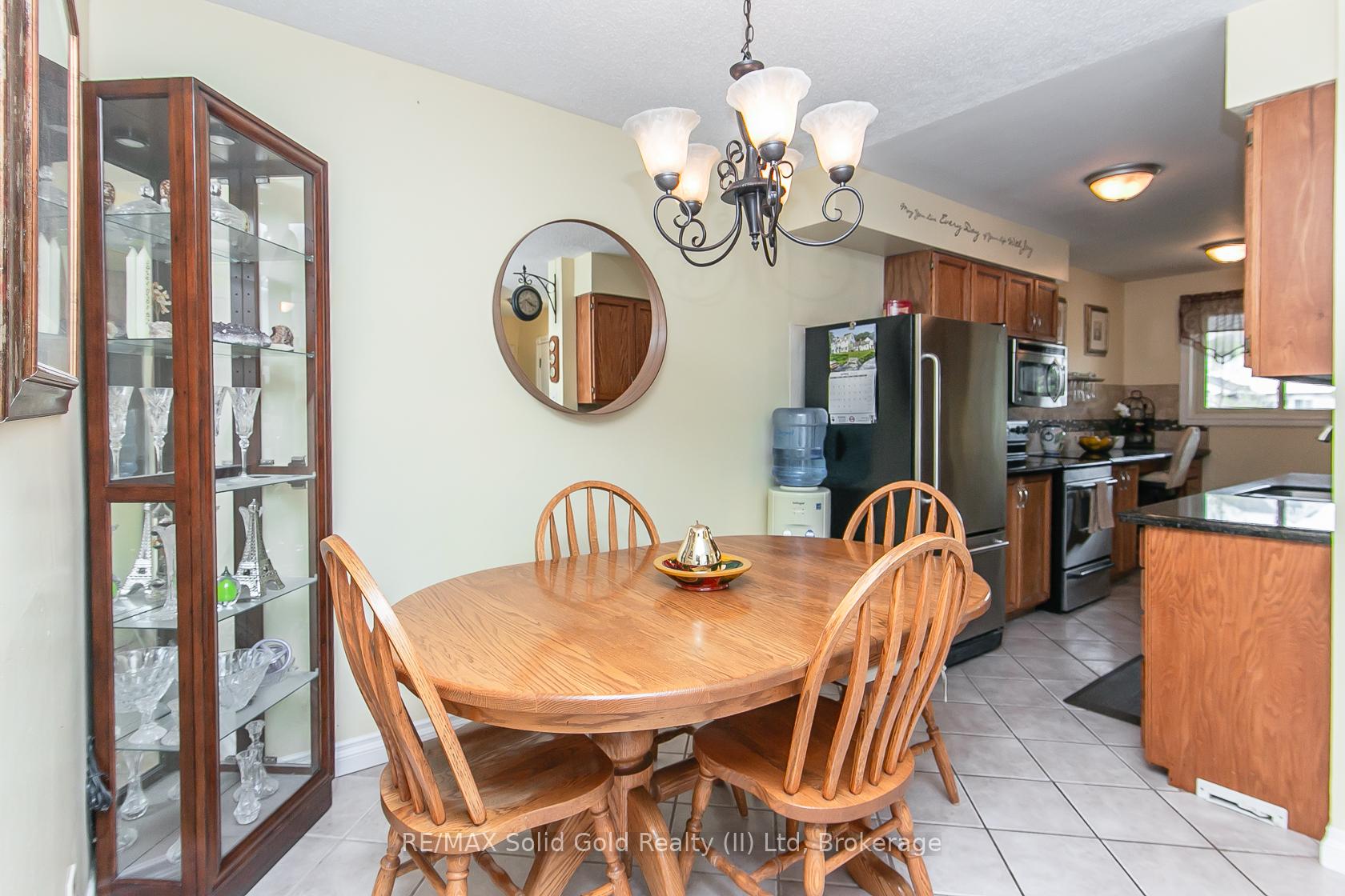 Photo 16 of 586 Drummerhill Crescent, Waterloo — HOMEH