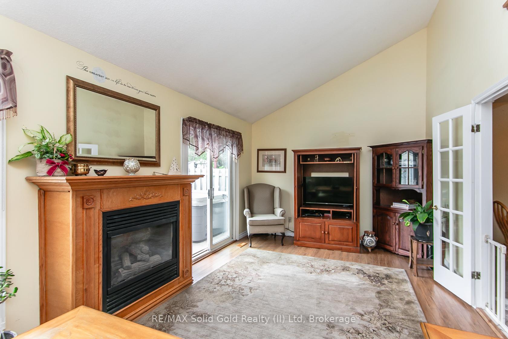 Photo 21 of 586 Drummerhill Crescent, Waterloo — HOMEH