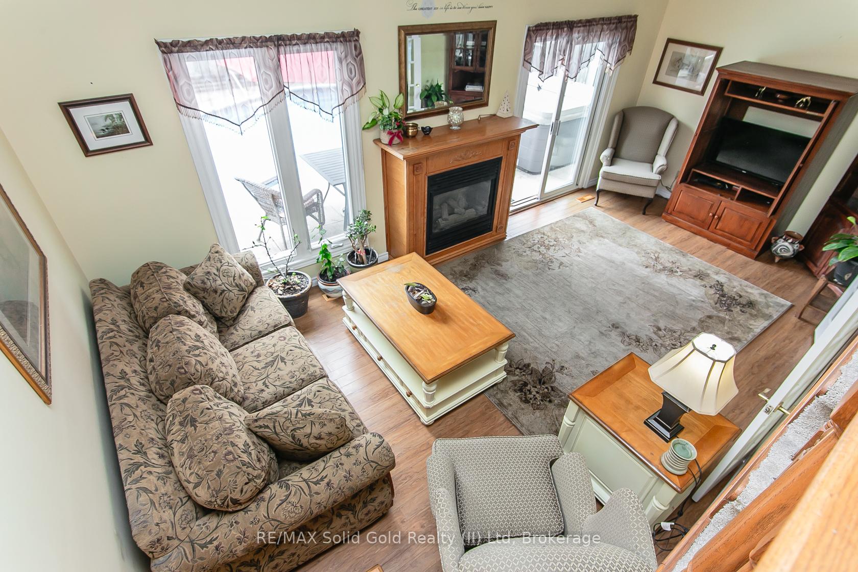 Photo 23 of 586 Drummerhill Crescent, Waterloo — HOMEH