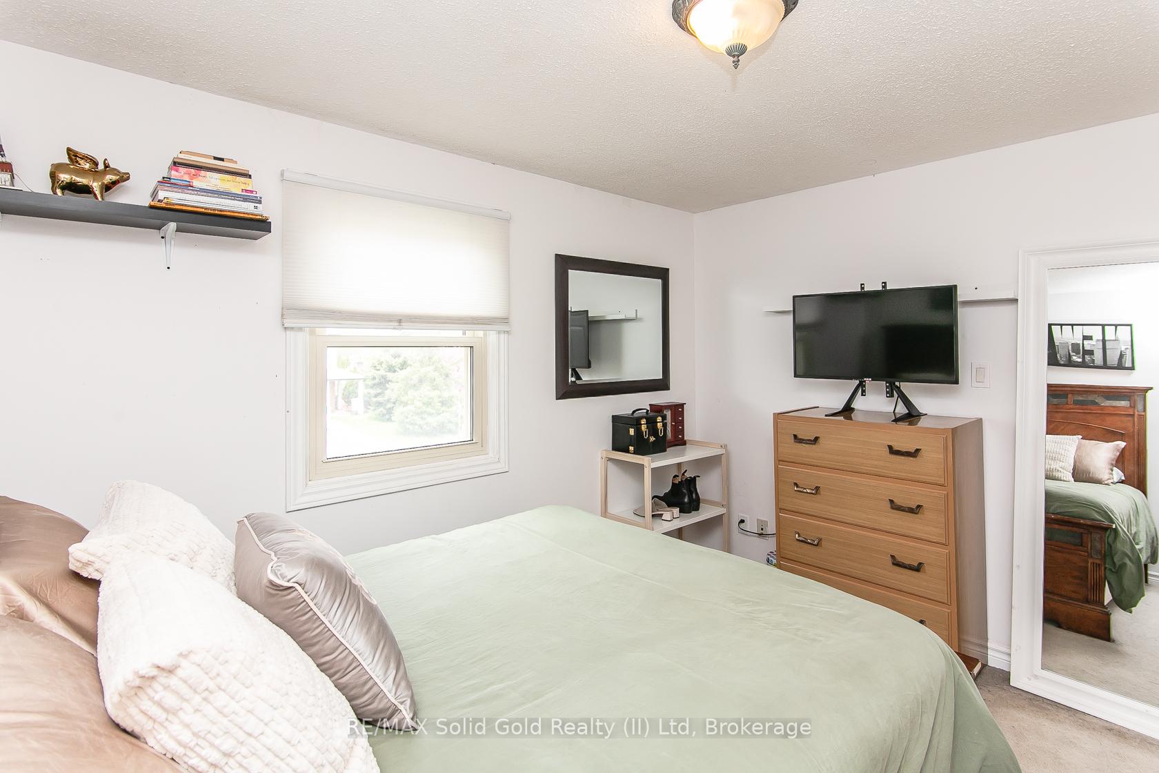 Photo 32 of 586 Drummerhill Crescent, Waterloo — HOMEH