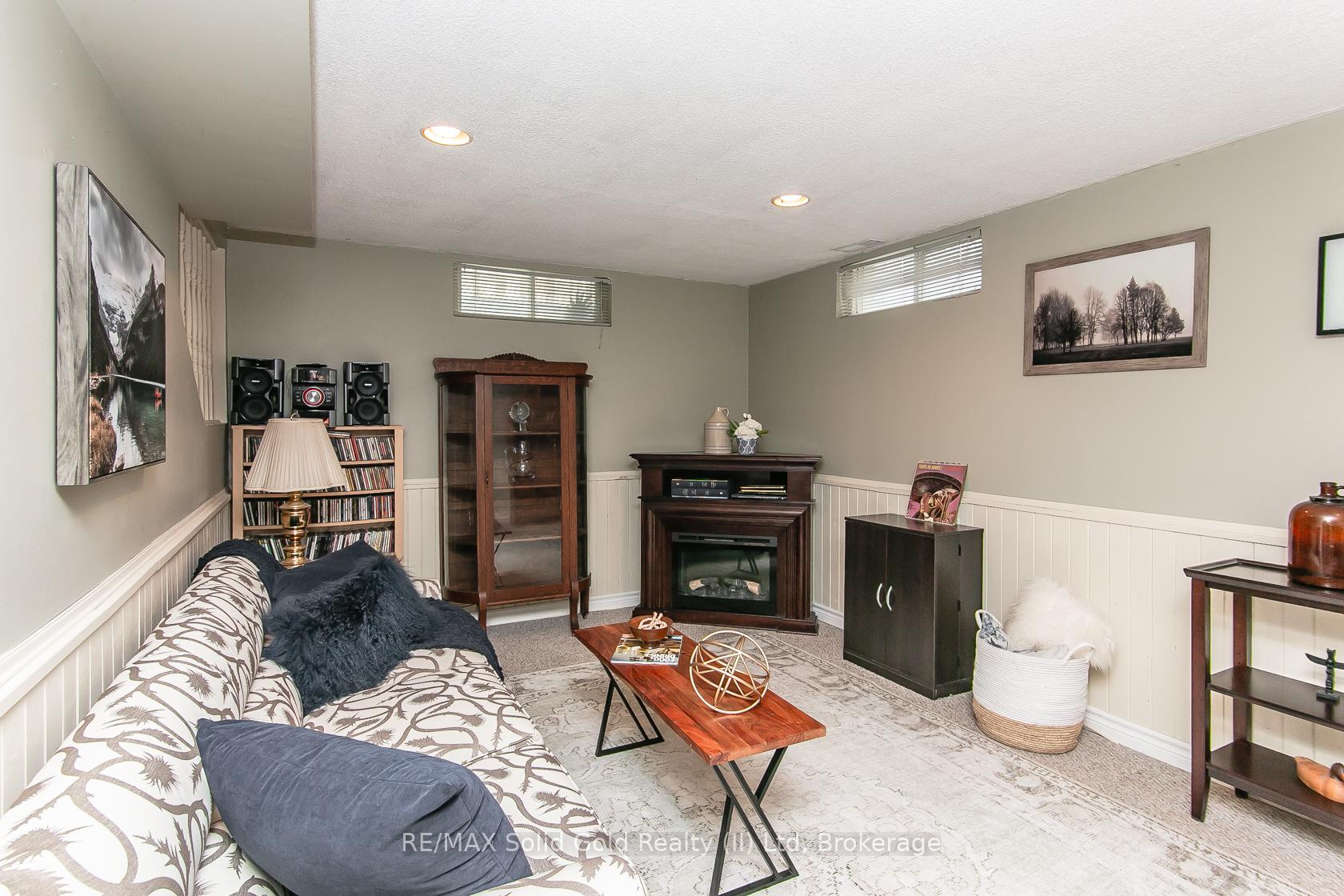 Photo 39 of 586 Drummerhill Crescent, Waterloo — HOMEH