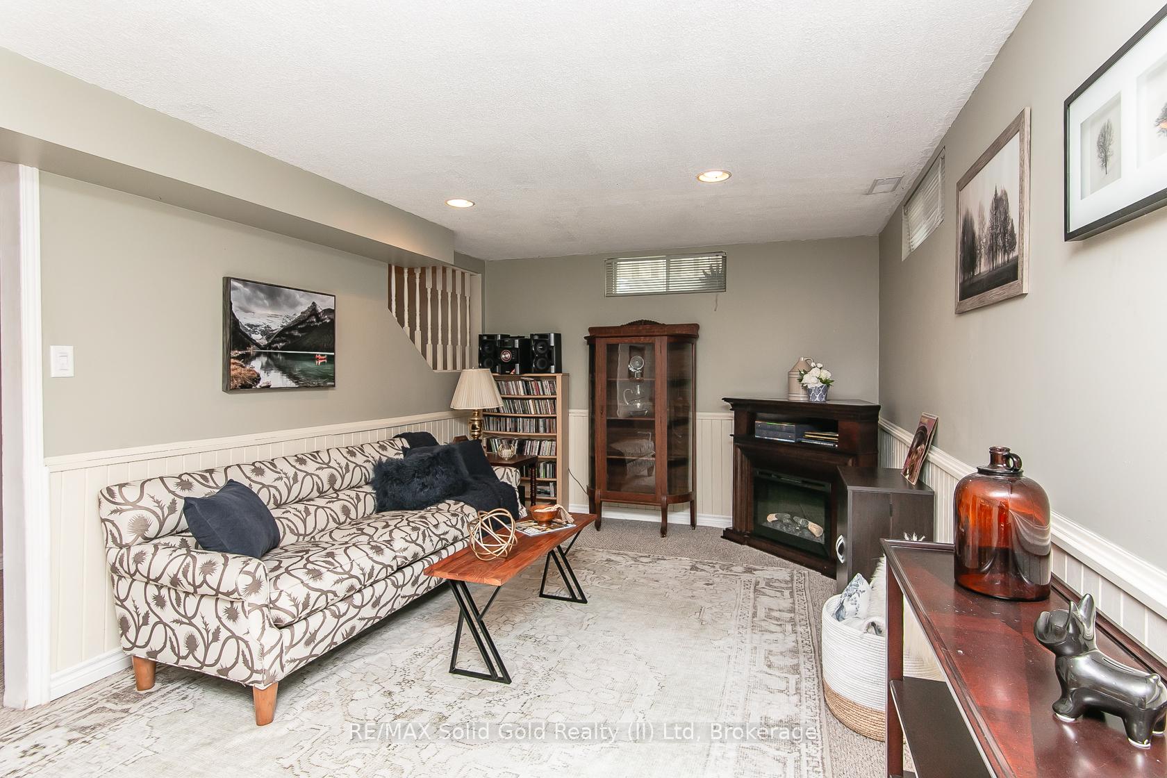 Photo 40 of 586 Drummerhill Crescent, Waterloo — HOMEH