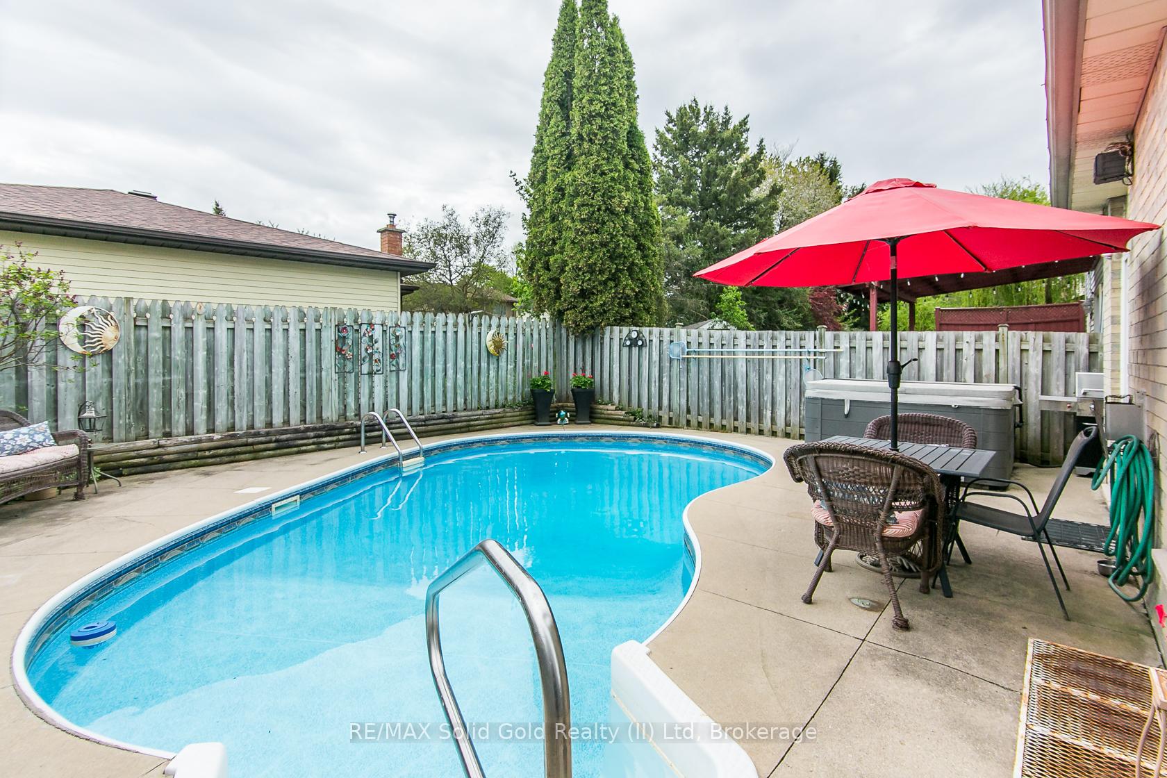 Photo 49 of 586 Drummerhill Crescent, Waterloo — HOMEH
