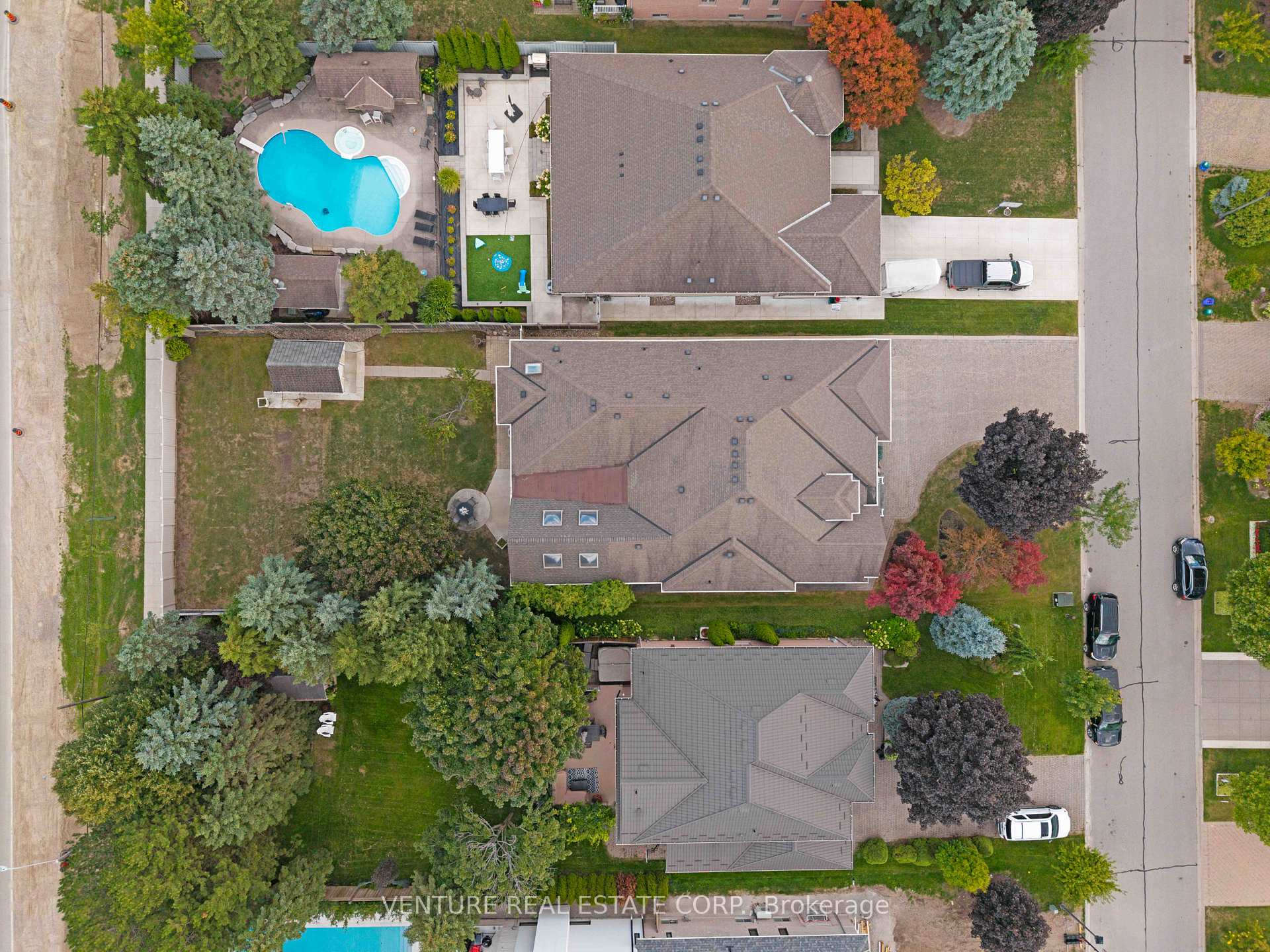 Photo 3 of 476 Westridge Drive, Vaughan, Kleinburg — HOMEH