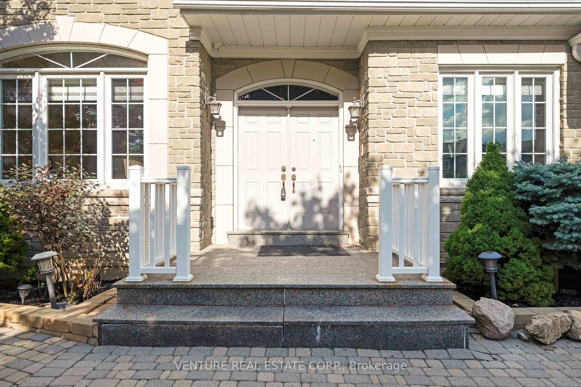 Photo 5 of 476 Westridge Drive, Vaughan, Kleinburg — HOMEH