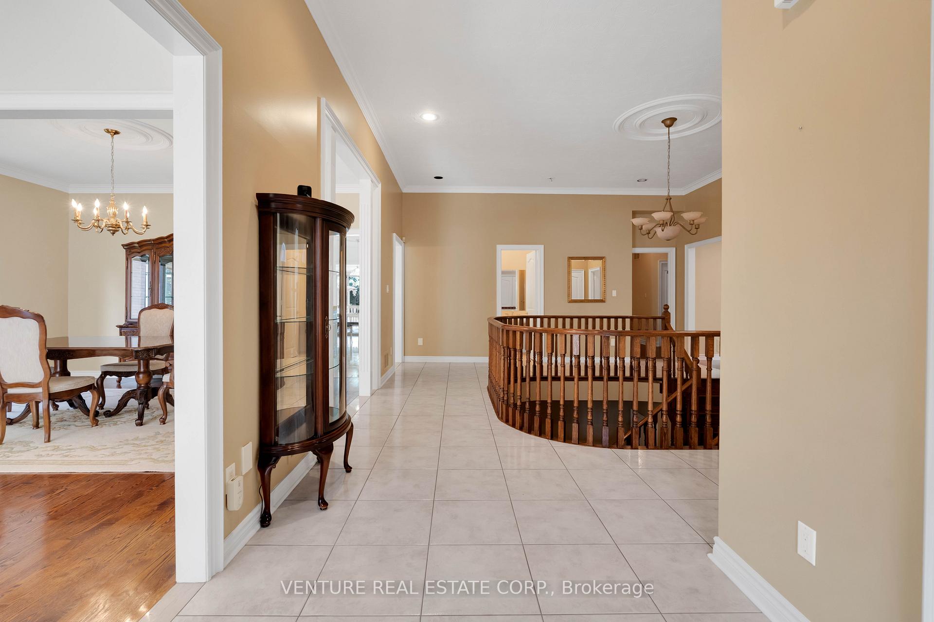 Photo 7 of 476 Westridge Drive, Vaughan, Kleinburg — HOMEH