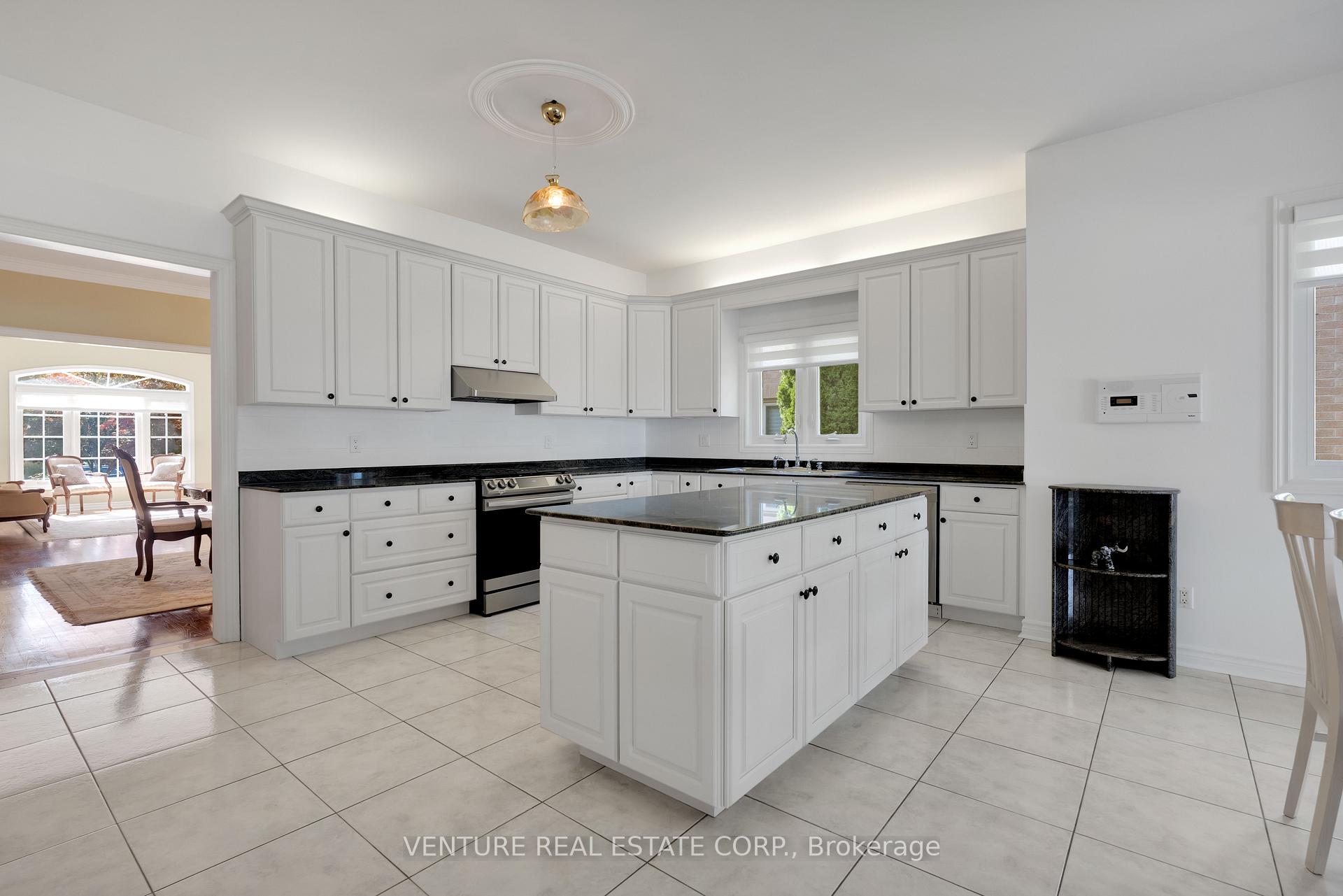 Photo 9 of 476 Westridge Drive, Vaughan, Kleinburg — HOMEH