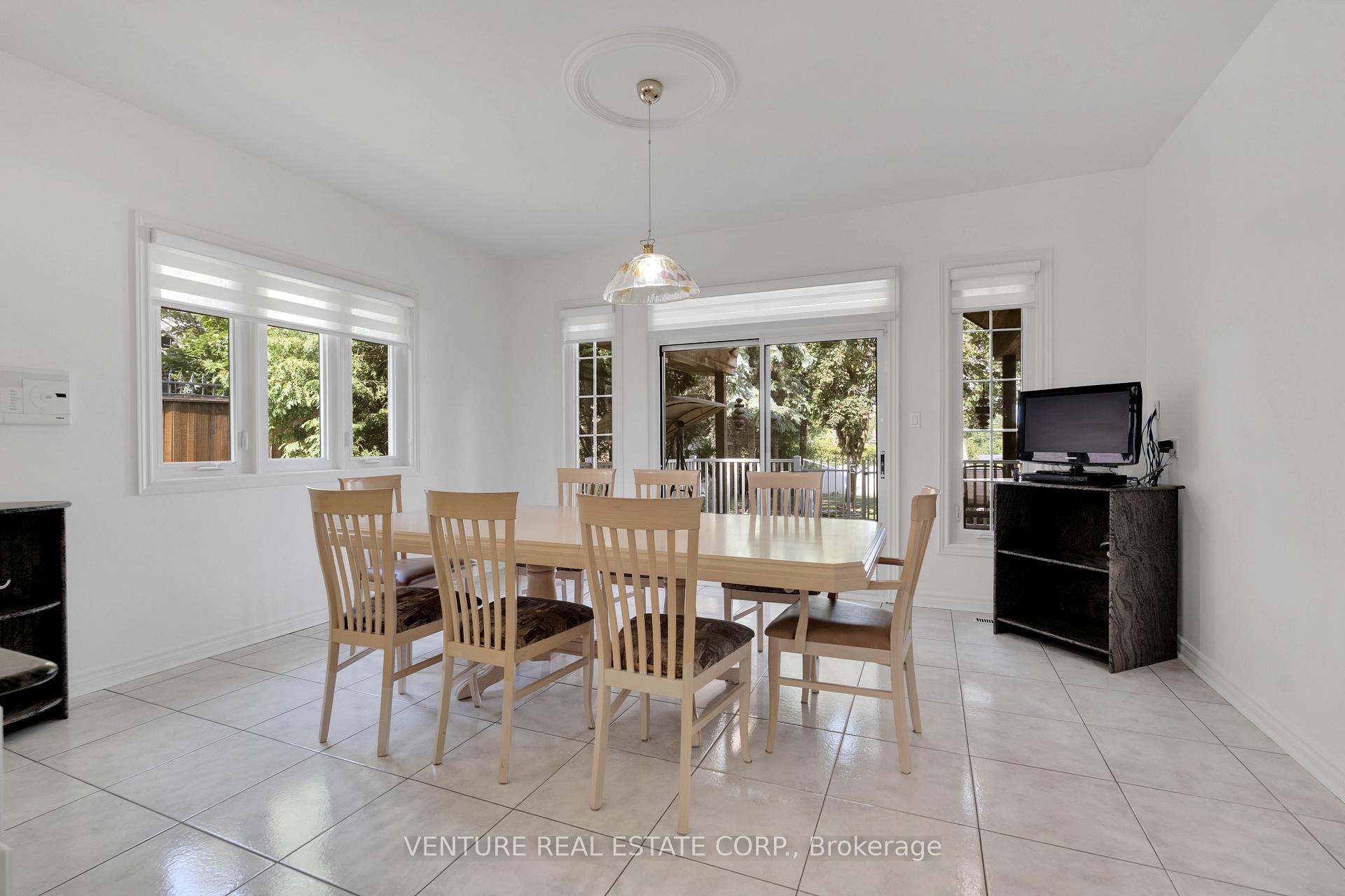 Photo 12 of 476 Westridge Drive, Vaughan, Kleinburg — HOMEH