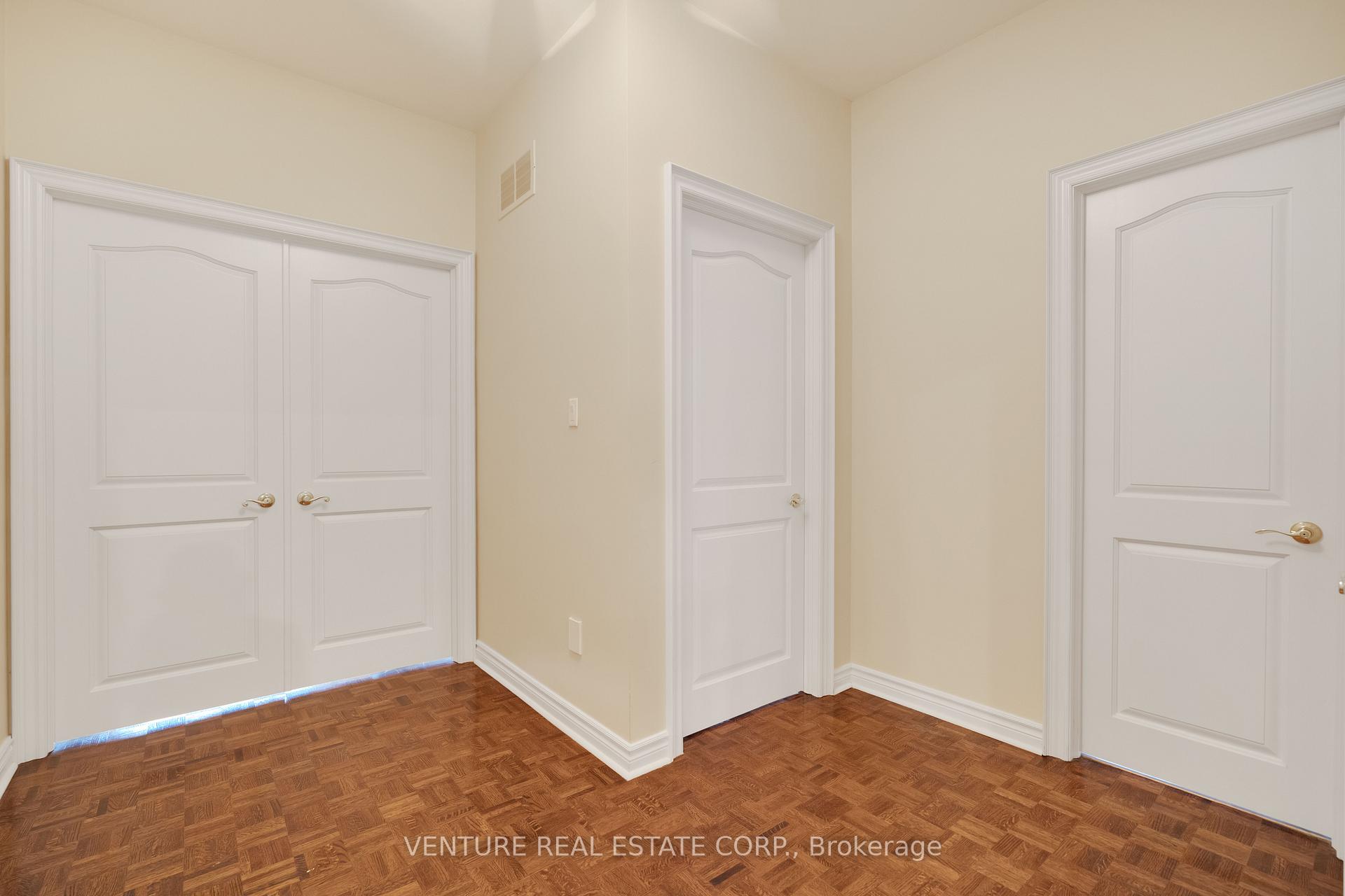 Photo 16 of 476 Westridge Drive, Vaughan, Kleinburg — HOMEH