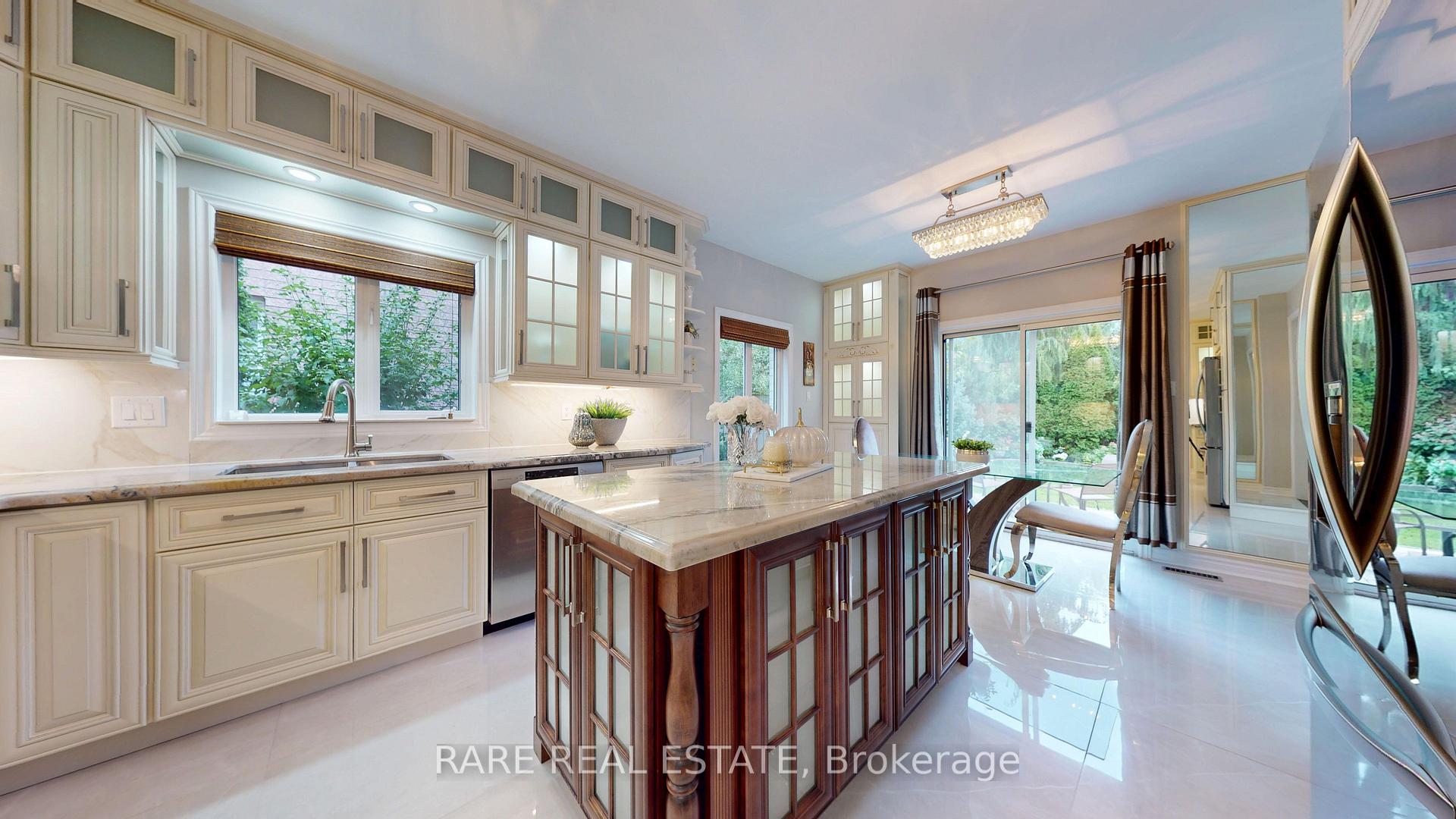Photo 10 of 68 Kirkbride Crescent, Vaughan, Maple — HOMEH