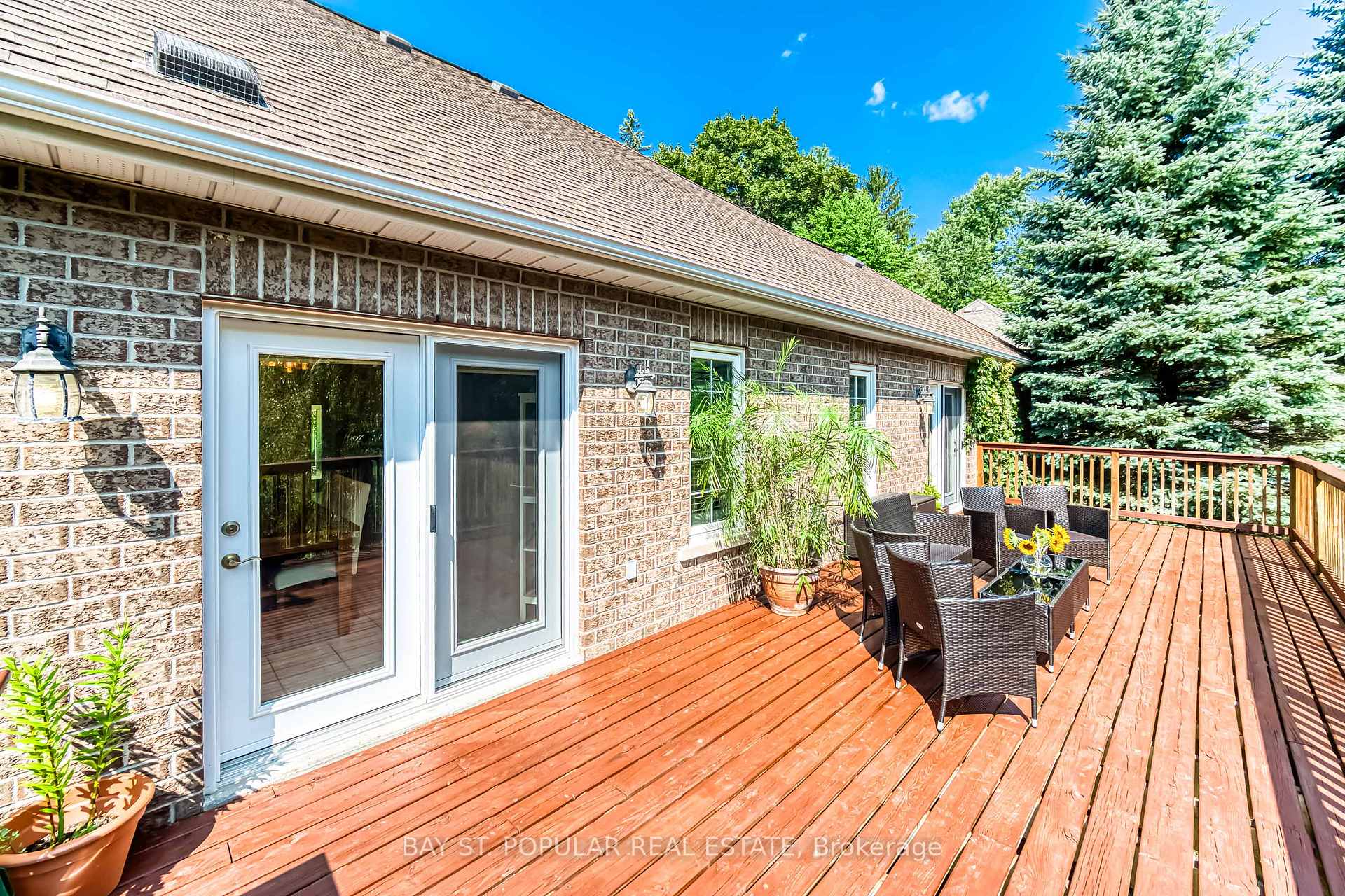 Photo 13 of 1 Hilldale Road, Aurora, Aurora Heights — HOMEH