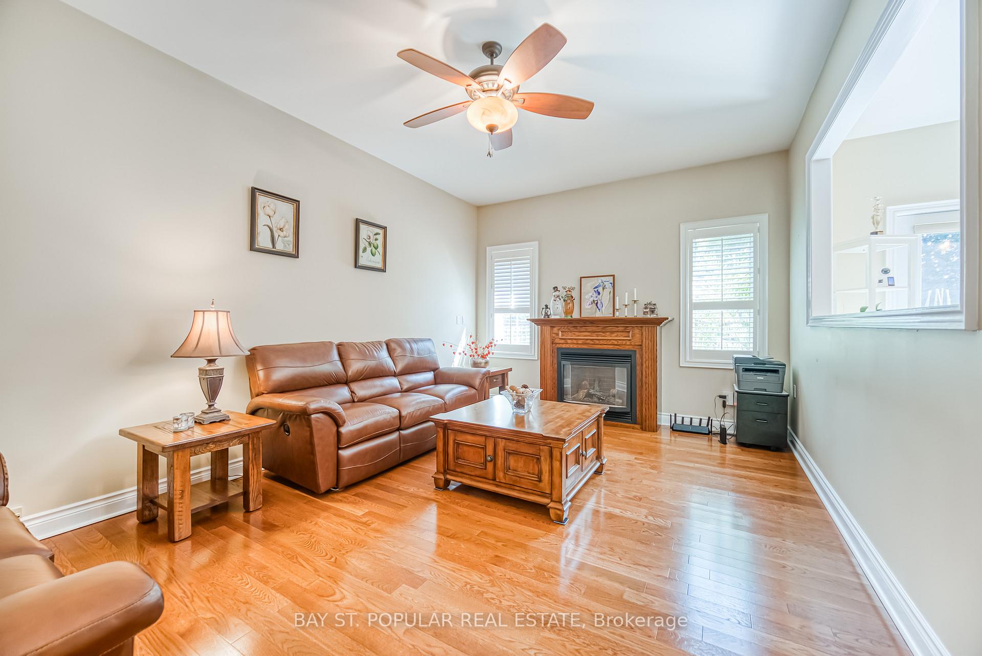 Photo 15 of 1 Hilldale Road, Aurora, Aurora Heights — HOMEH