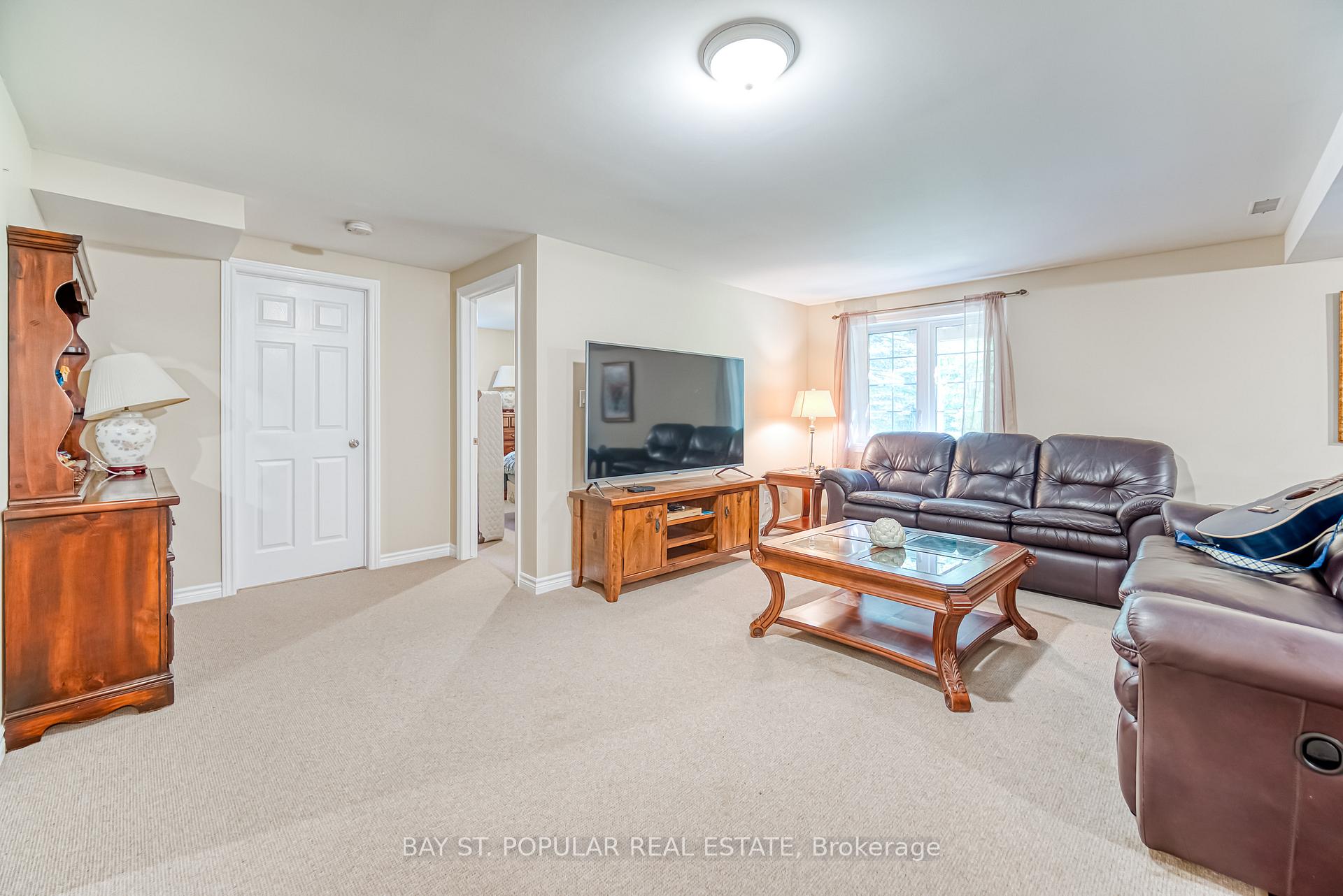 Photo 27 of 1 Hilldale Road, Aurora, Aurora Heights — HOMEH