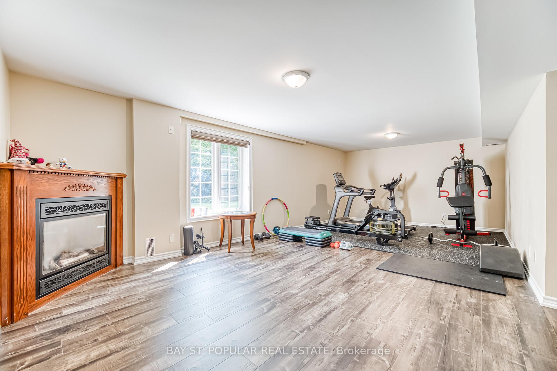 Photo 31 of 1 Hilldale Road, Aurora, Aurora Heights — HOMEH