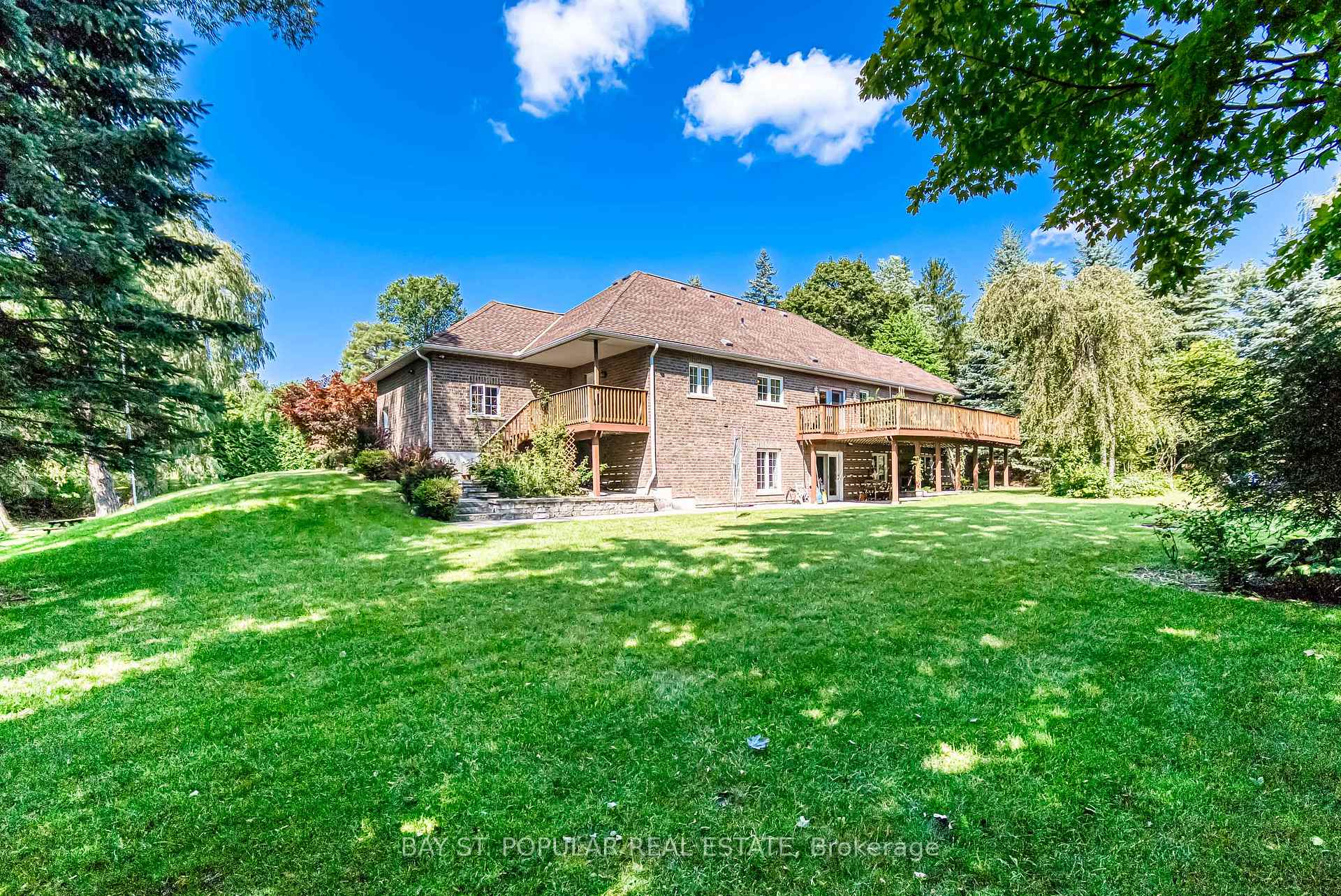 Photo 33 of 1 Hilldale Road, Aurora, Aurora Heights — HOMEH