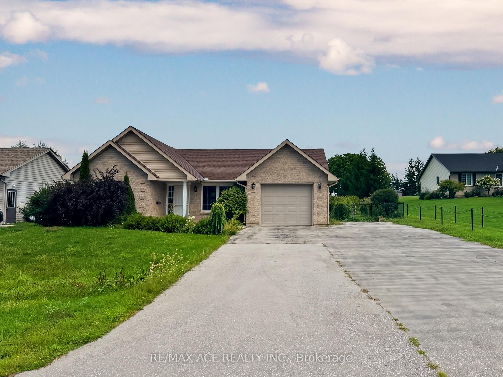 Photo 1 of 71 Heather Lynn Boulevard, Arran-Elderslie — HOMEH