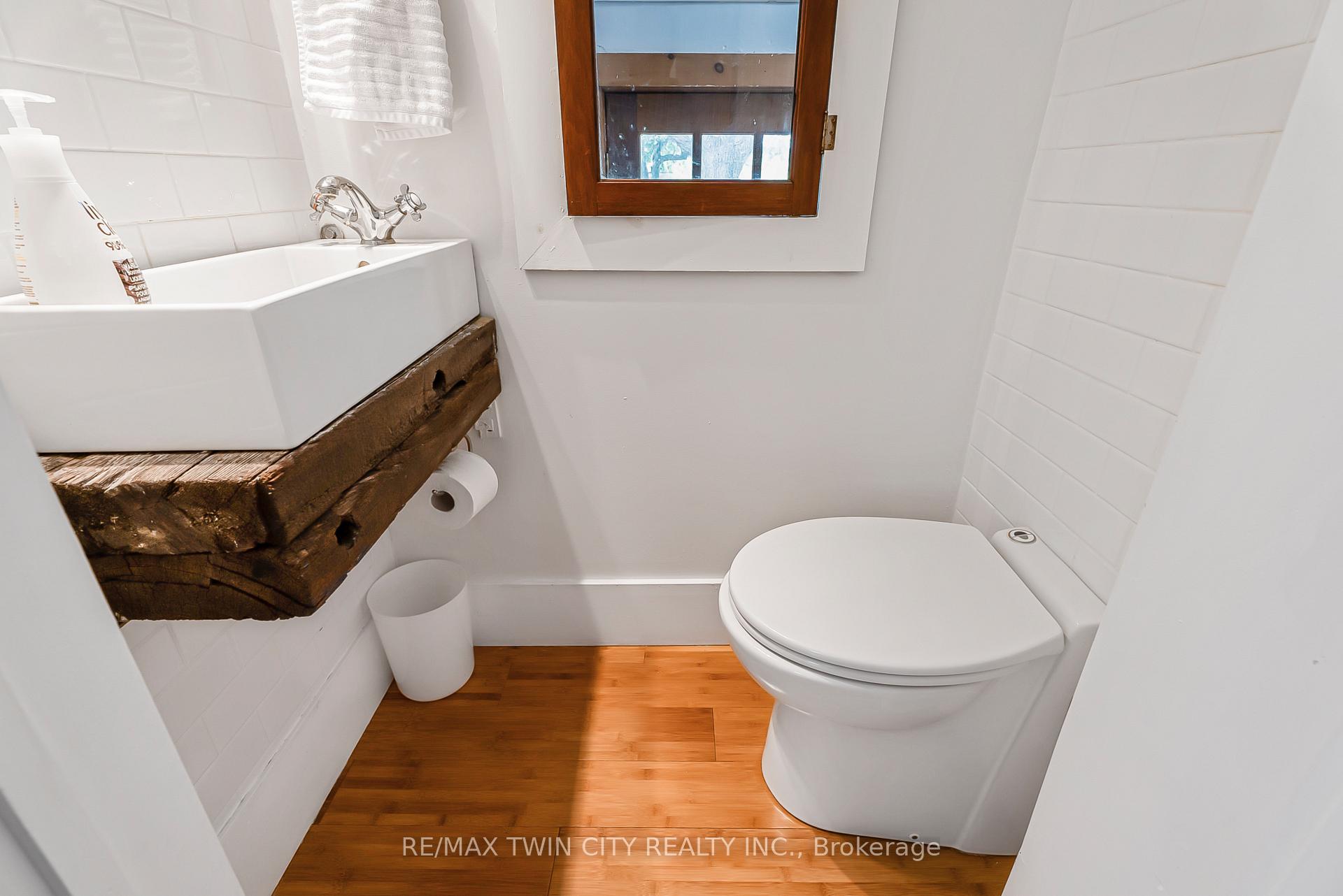 Photo 7 of 35 Moore Avenue N, Waterloo — HOMEH