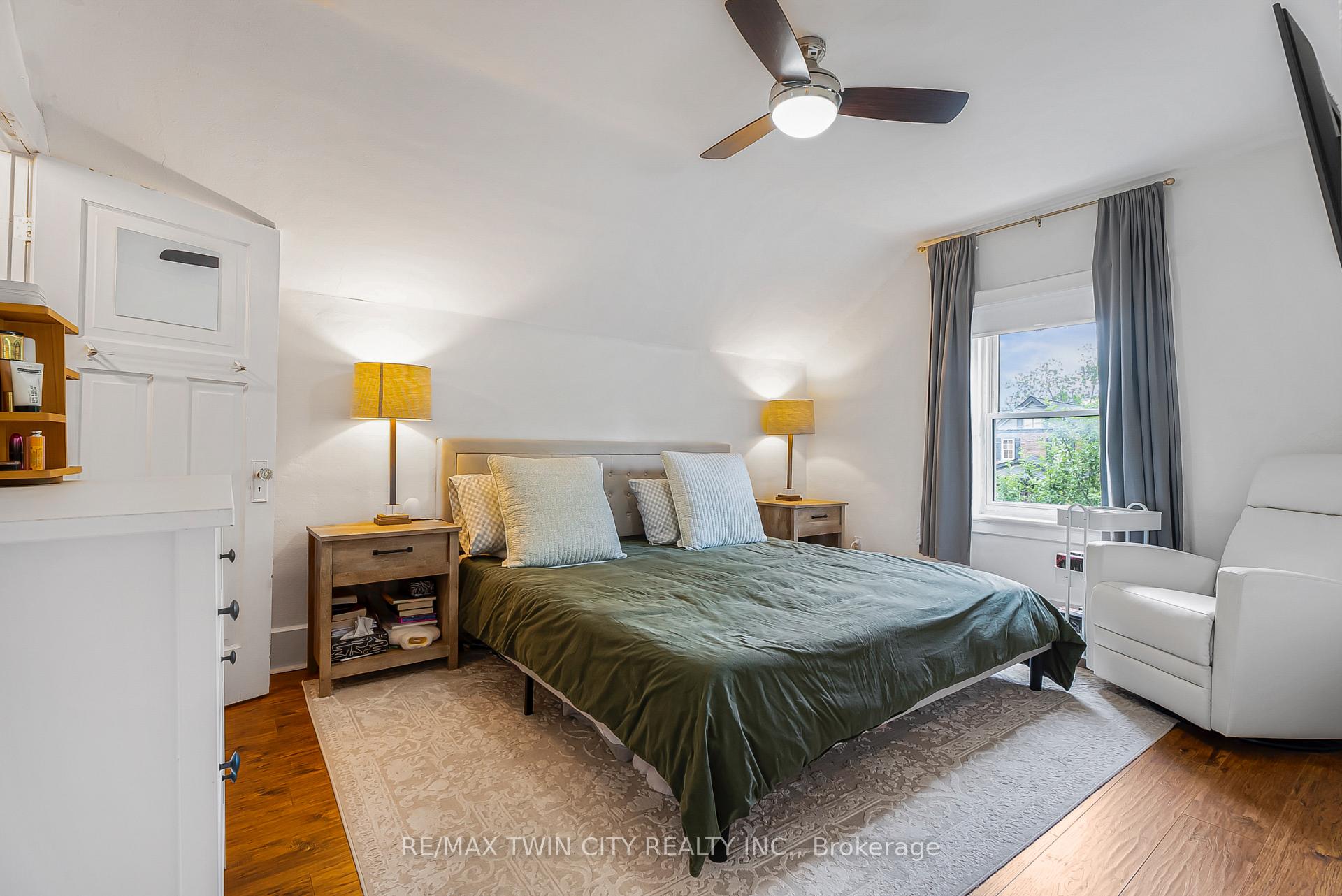 Photo 12 of 35 Moore Avenue N, Waterloo — HOMEH