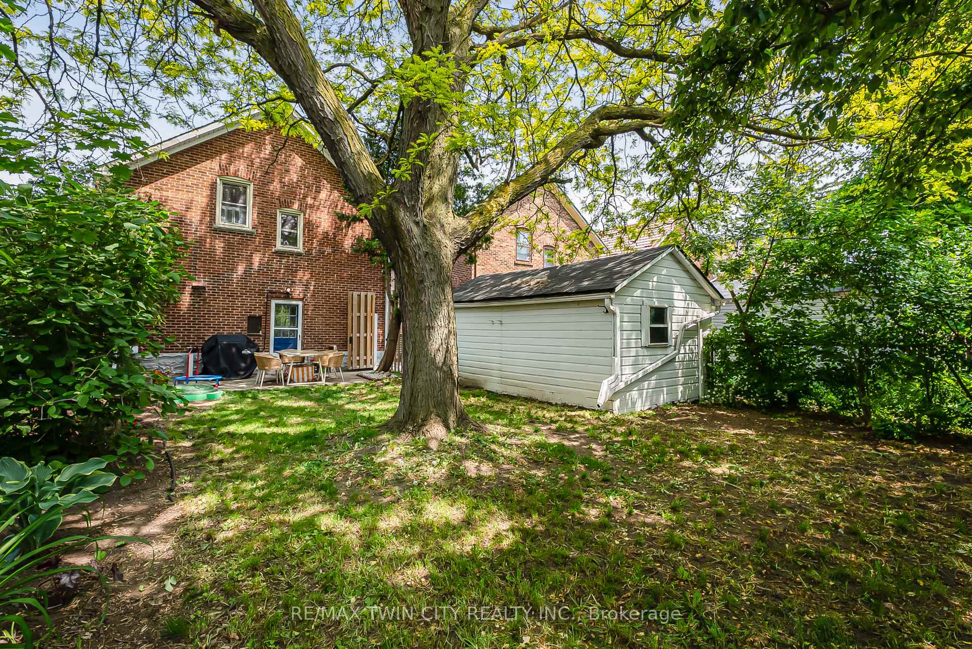 Photo 19 of 35 Moore Avenue N, Waterloo — HOMEH
