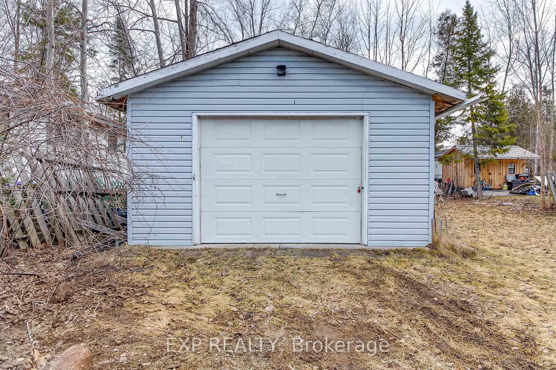 Photo 8 of 7 60th Street S, Wasaga Beach — HOMEH