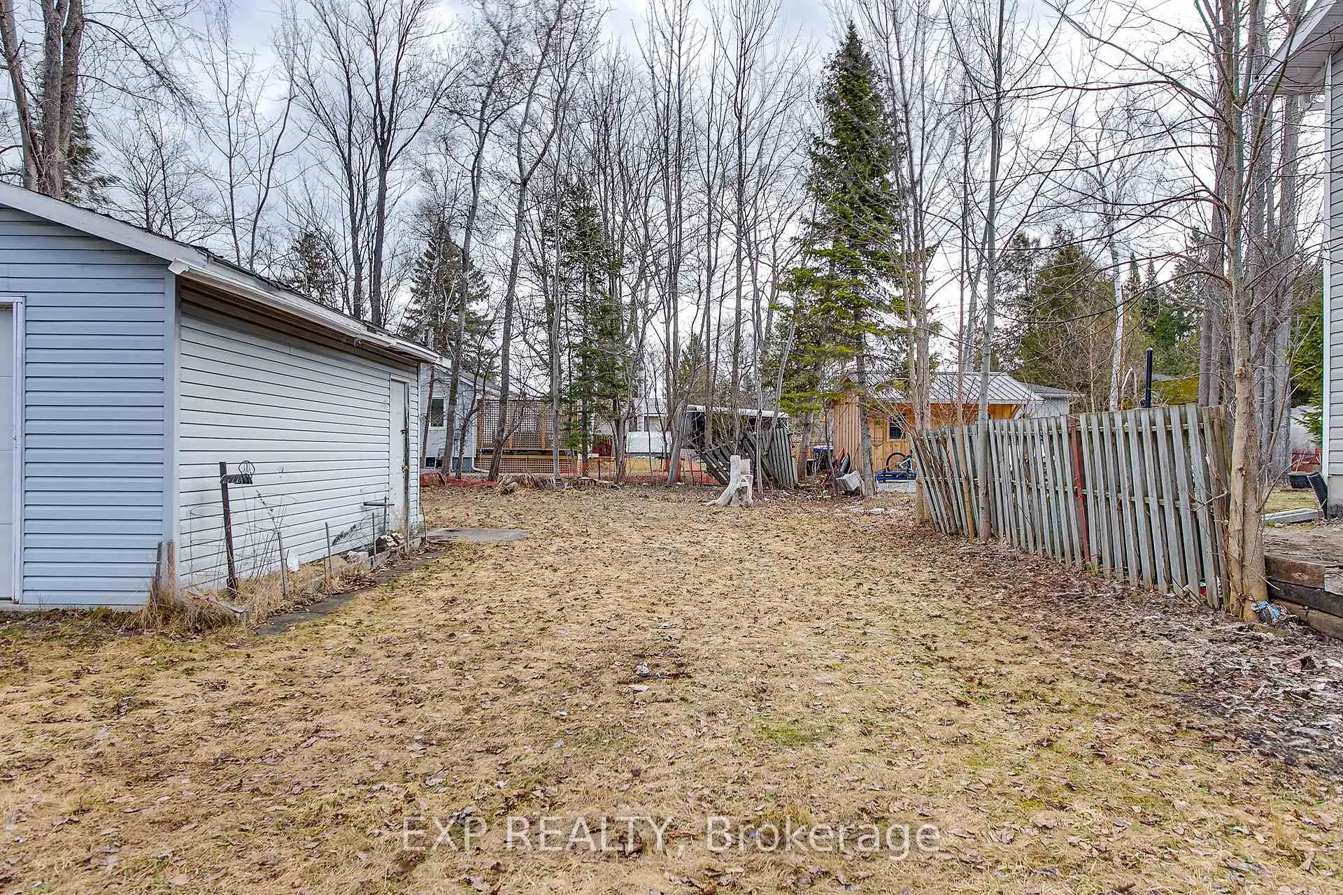 Photo 10 of 7 60th Street S, Wasaga Beach — HOMEH
