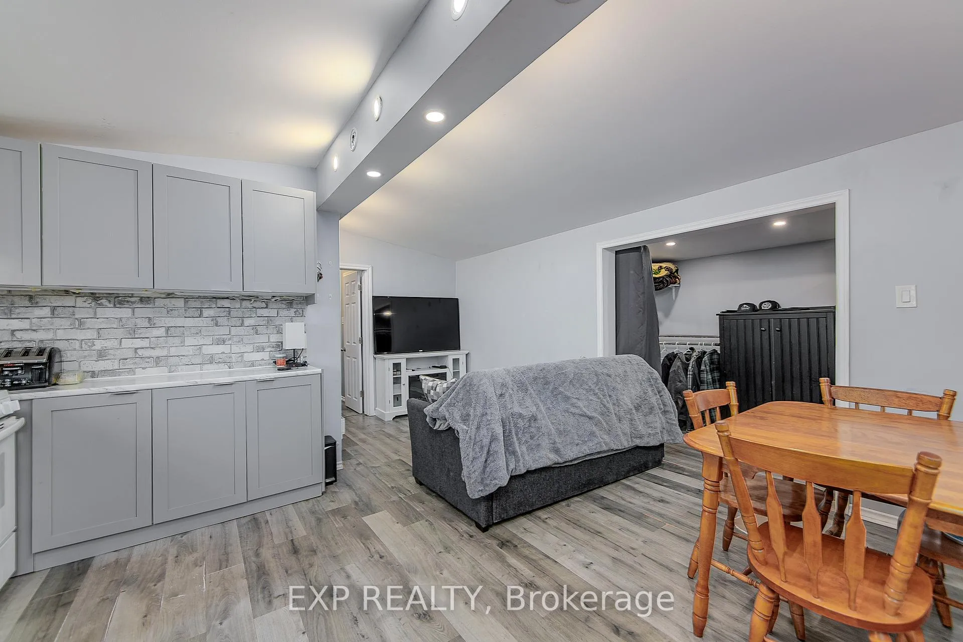 Photo 19 of 7 60th Street S, Wasaga Beach — HOMEH