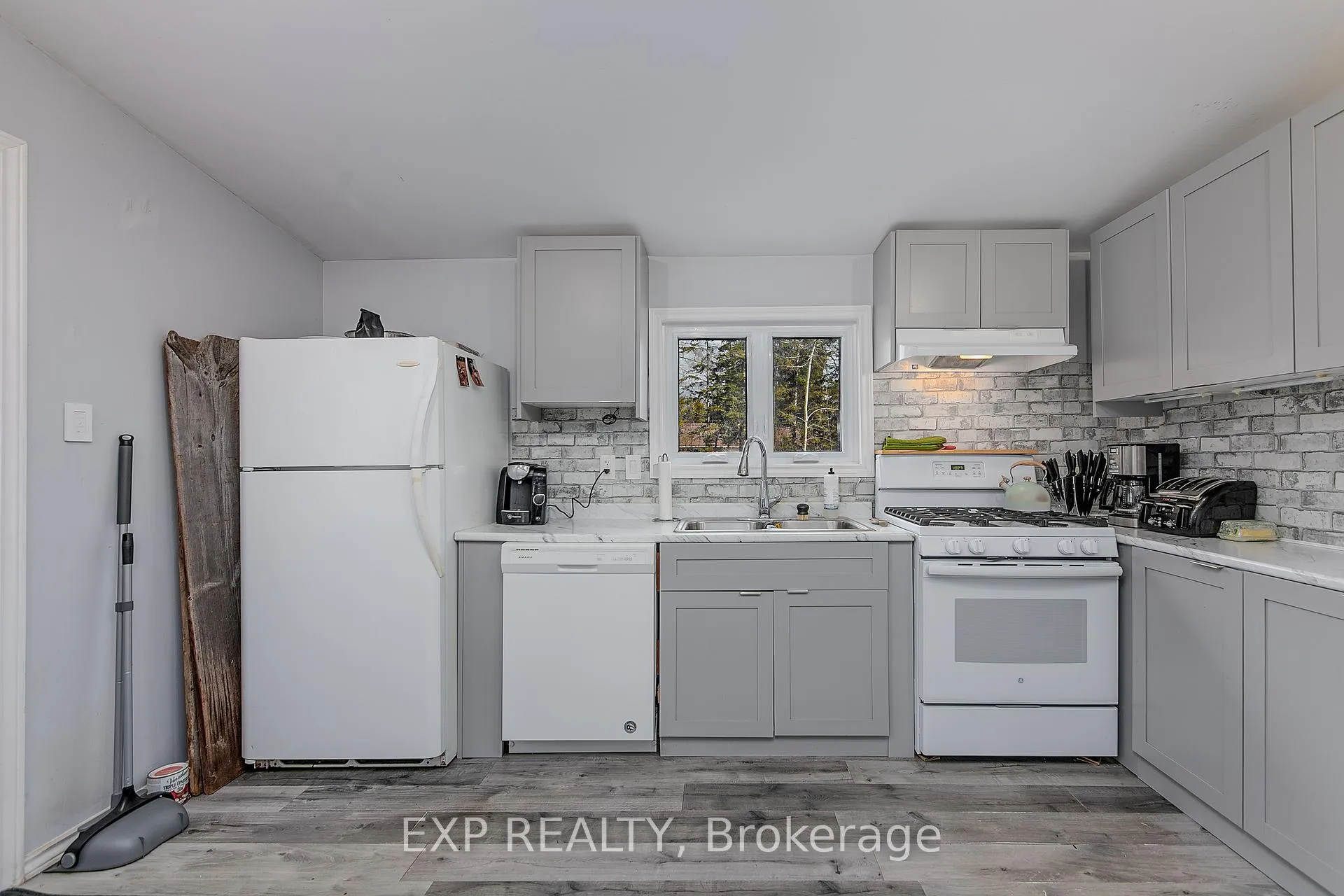 Photo 25 of 7 60th Street S, Wasaga Beach — HOMEH