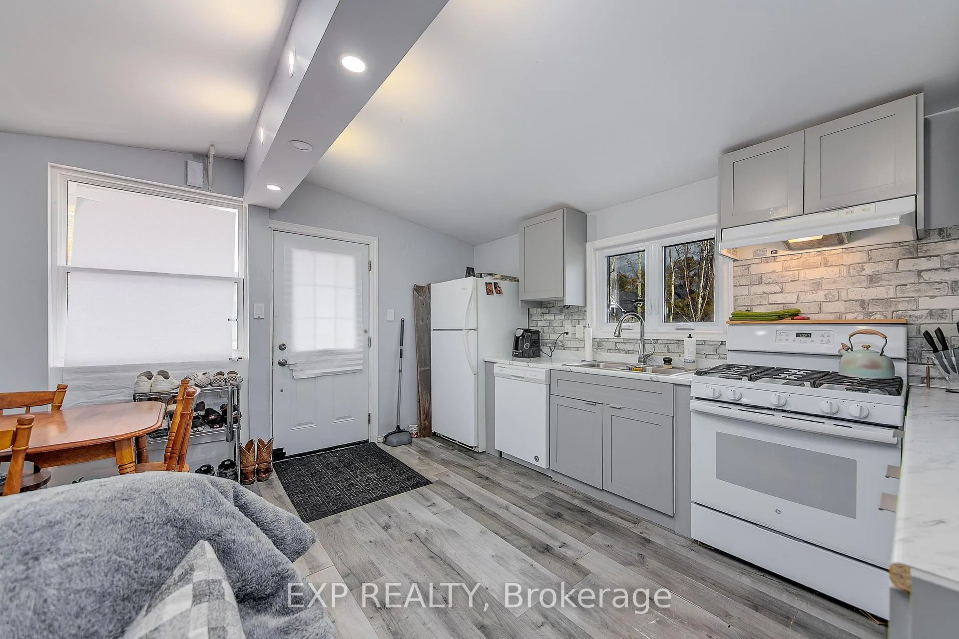 Photo 26 of 7 60th Street S, Wasaga Beach — HOMEH