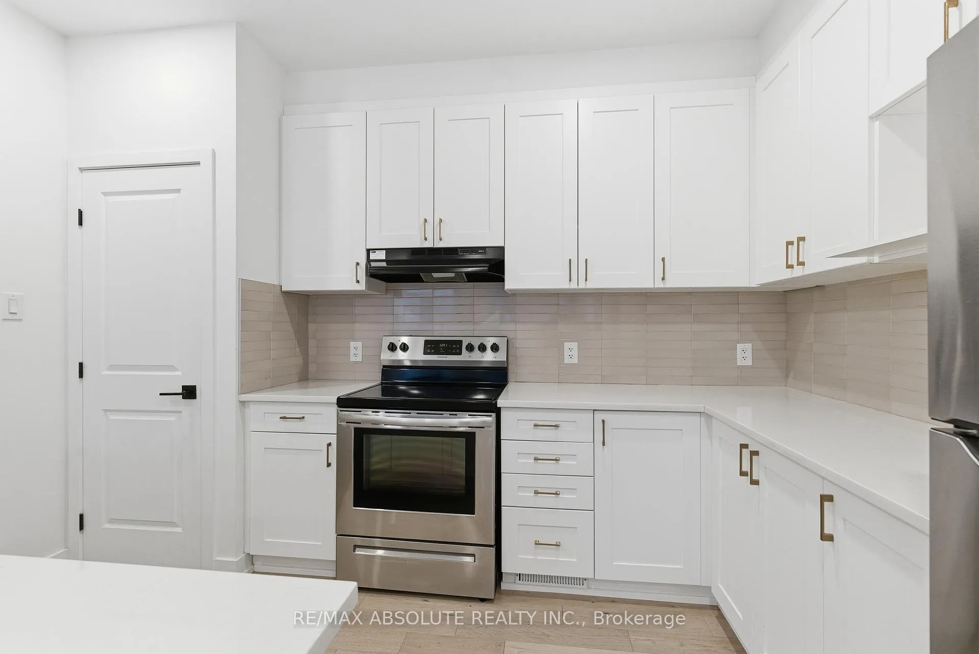 Photo 8 of 289 Anyolite Private, Ottawa, Barrhaven - Heritage Park — HOMEH