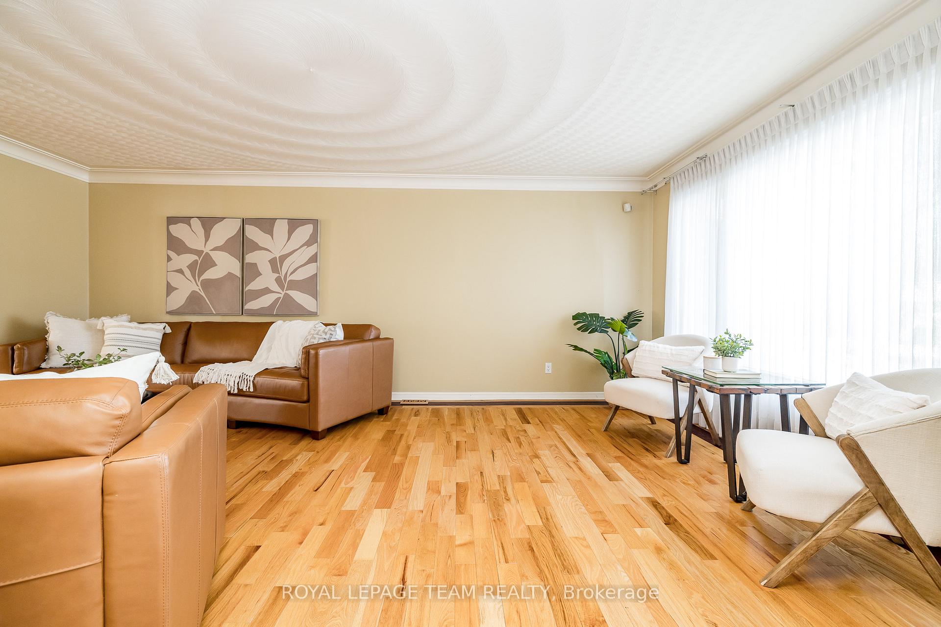 Photo 14 of 304 Mountbatten Avenue, Ottawa, Alta Vista/Faircrest Heights — HOMEH