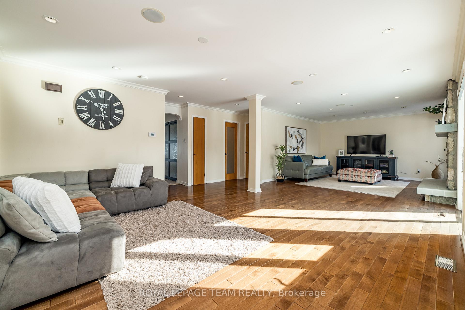 Photo 11 of 304 Mountbatten Avenue, Ottawa, Alta Vista/Faircrest Heights — HOMEH