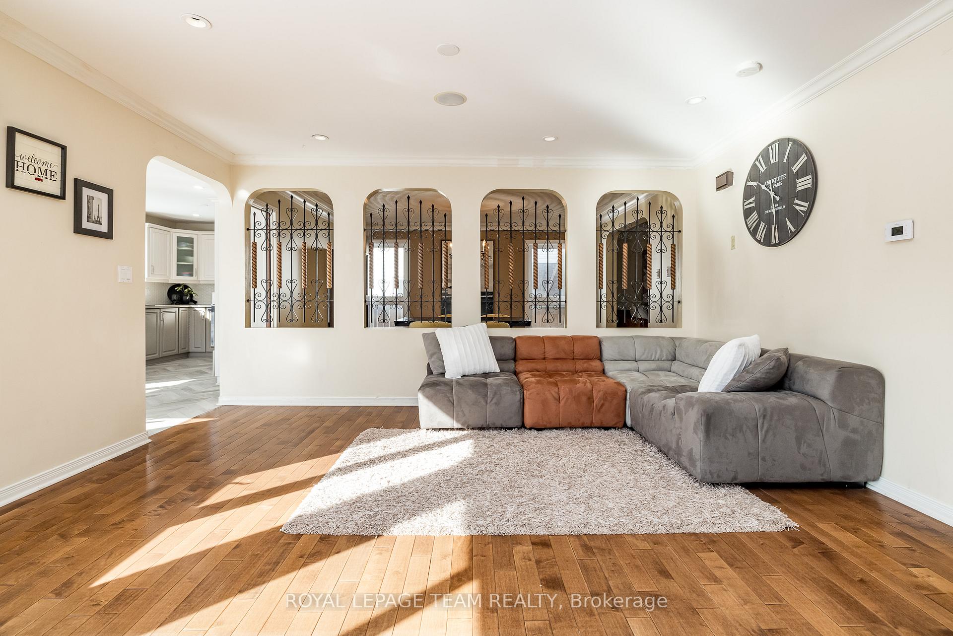 Photo 13 of 304 Mountbatten Avenue, Ottawa, Alta Vista/Faircrest Heights — HOMEH