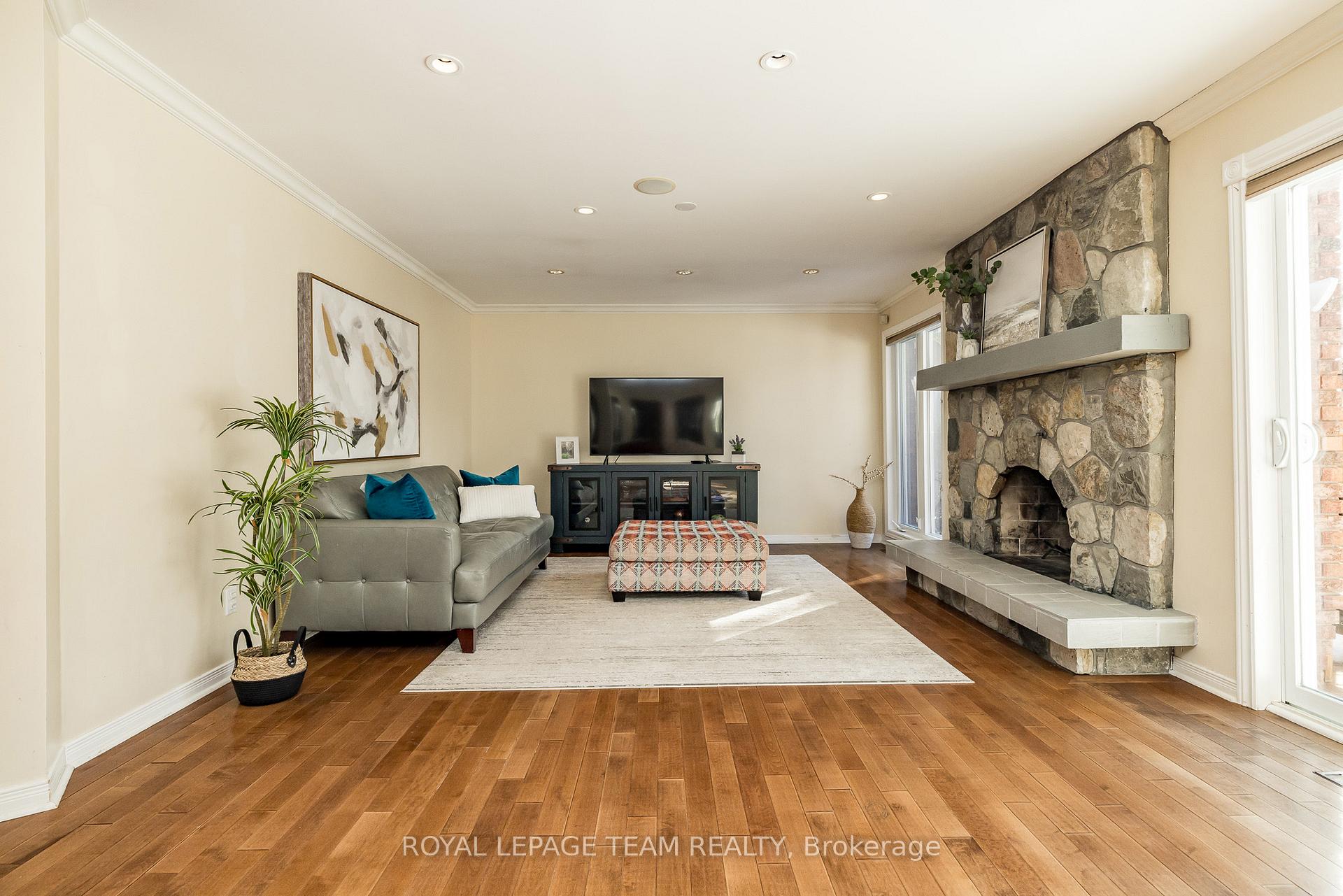 Photo 15 of 304 Mountbatten Avenue, Ottawa, Alta Vista/Faircrest Heights — HOMEH