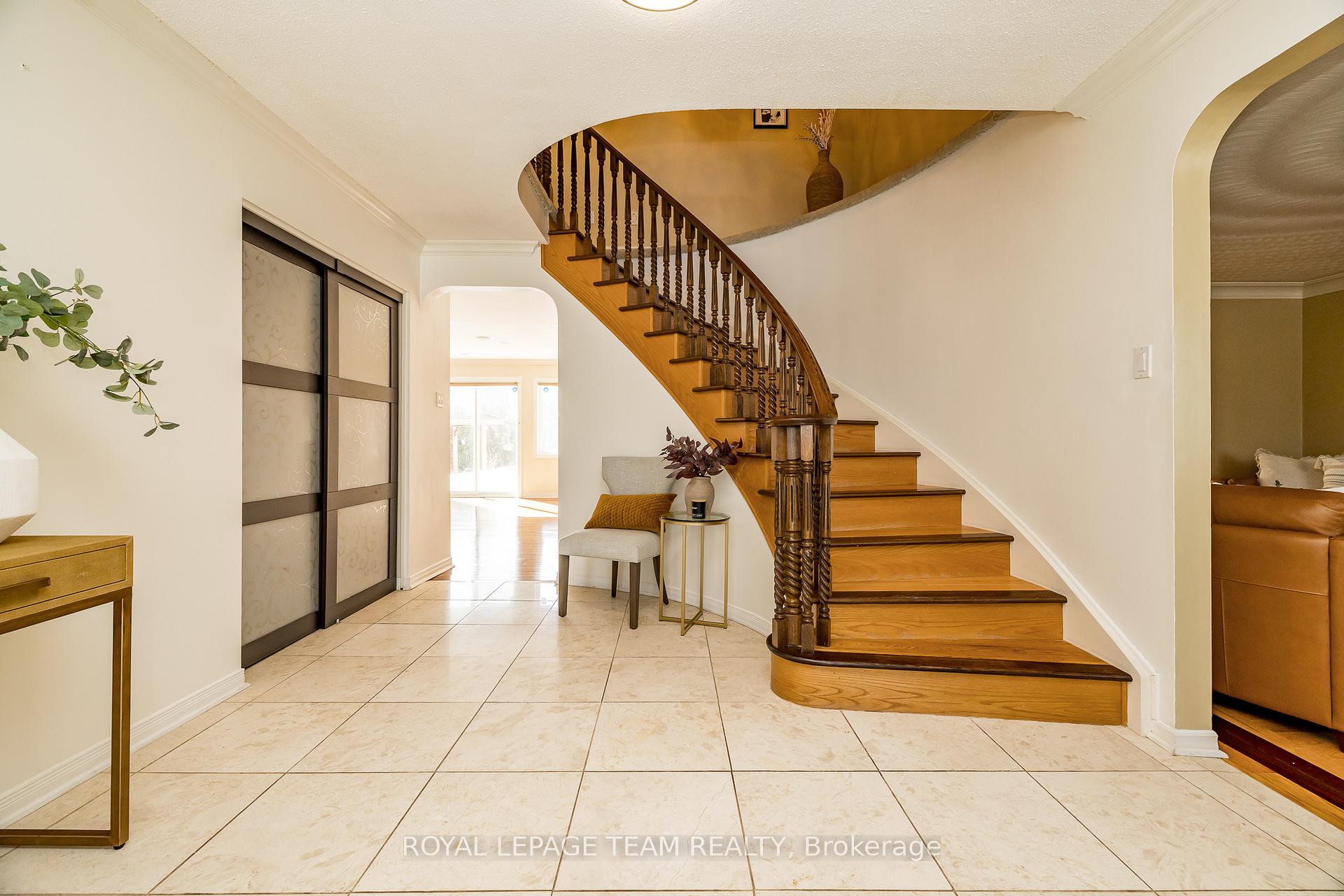 Photo 19 of 304 Mountbatten Avenue, Ottawa, Alta Vista/Faircrest Heights — HOMEH