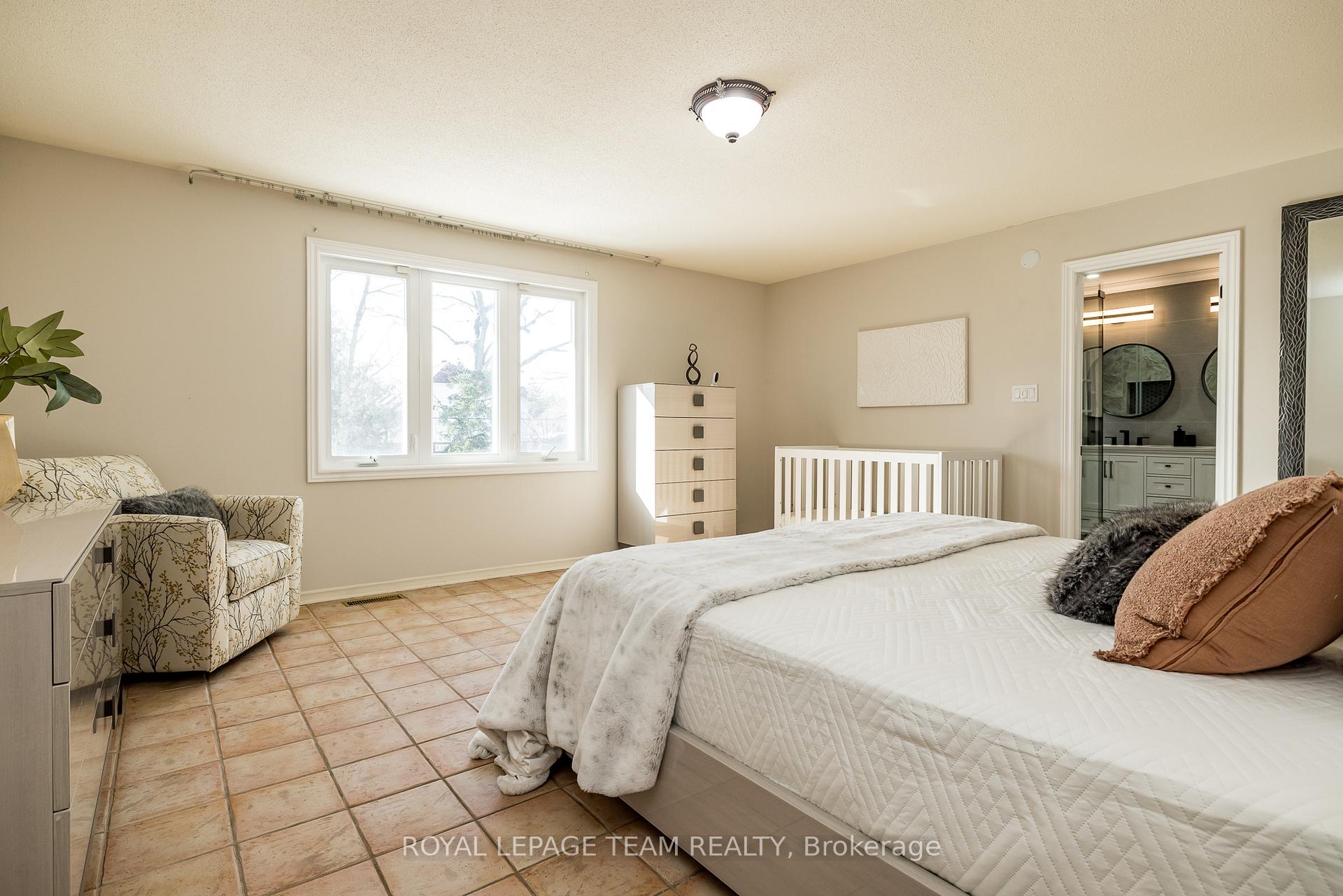 Photo 29 of 304 Mountbatten Avenue, Ottawa, Alta Vista/Faircrest Heights — HOMEH