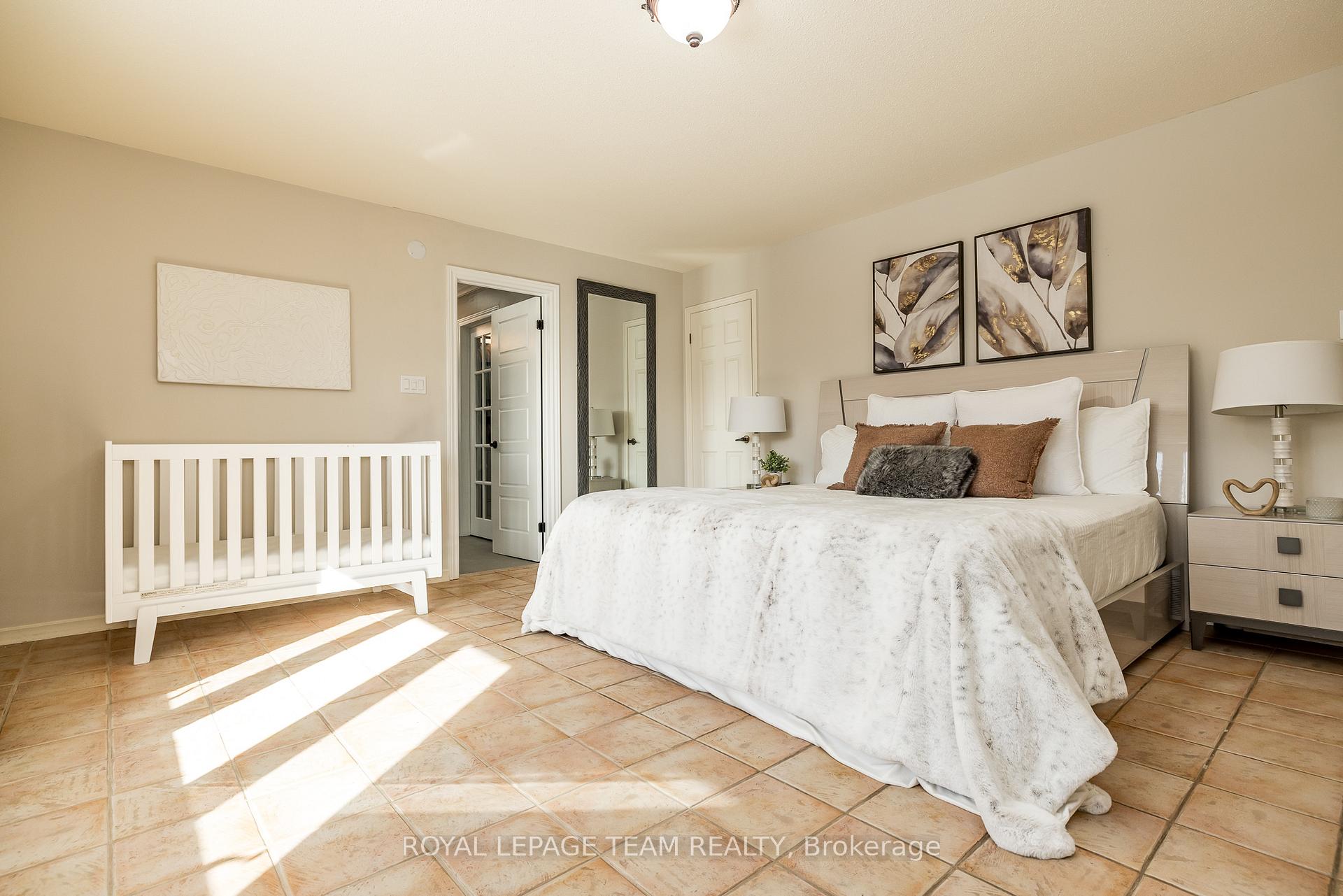Photo 24 of 304 Mountbatten Avenue, Ottawa, Alta Vista/Faircrest Heights — HOMEH