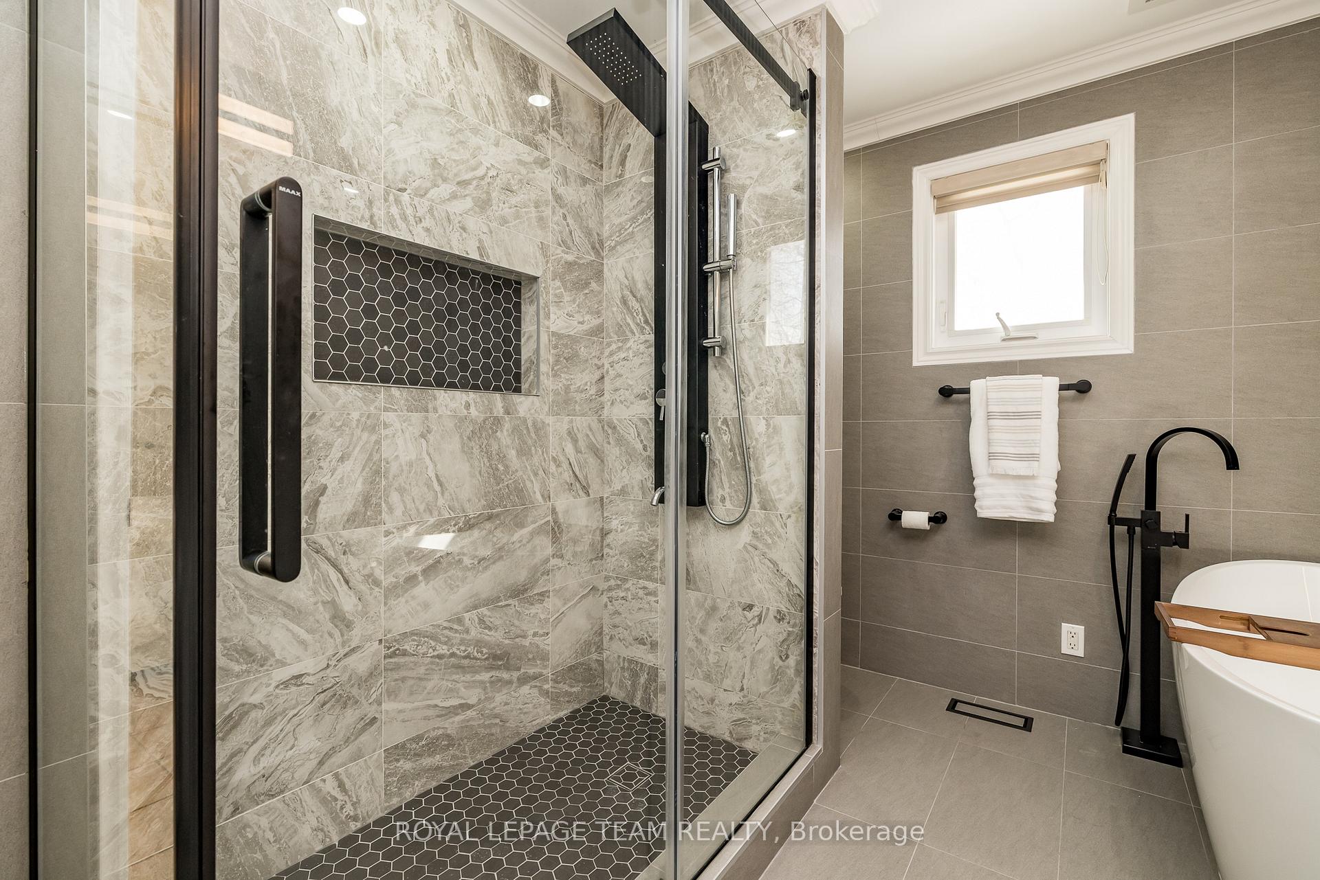 Photo 23 of 304 Mountbatten Avenue, Ottawa, Alta Vista/Faircrest Heights — HOMEH