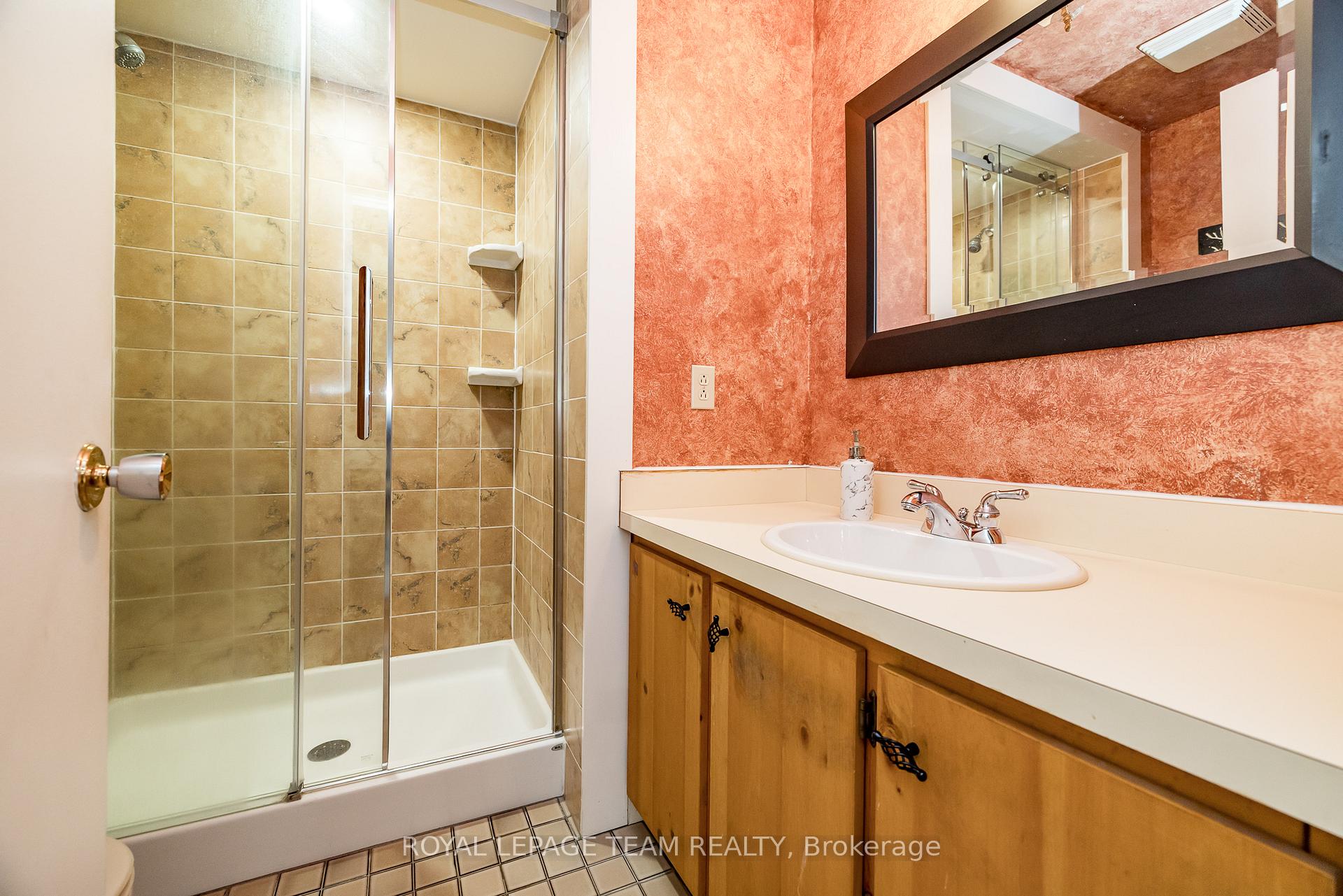 Photo 39 of 304 Mountbatten Avenue, Ottawa, Alta Vista/Faircrest Heights — HOMEH