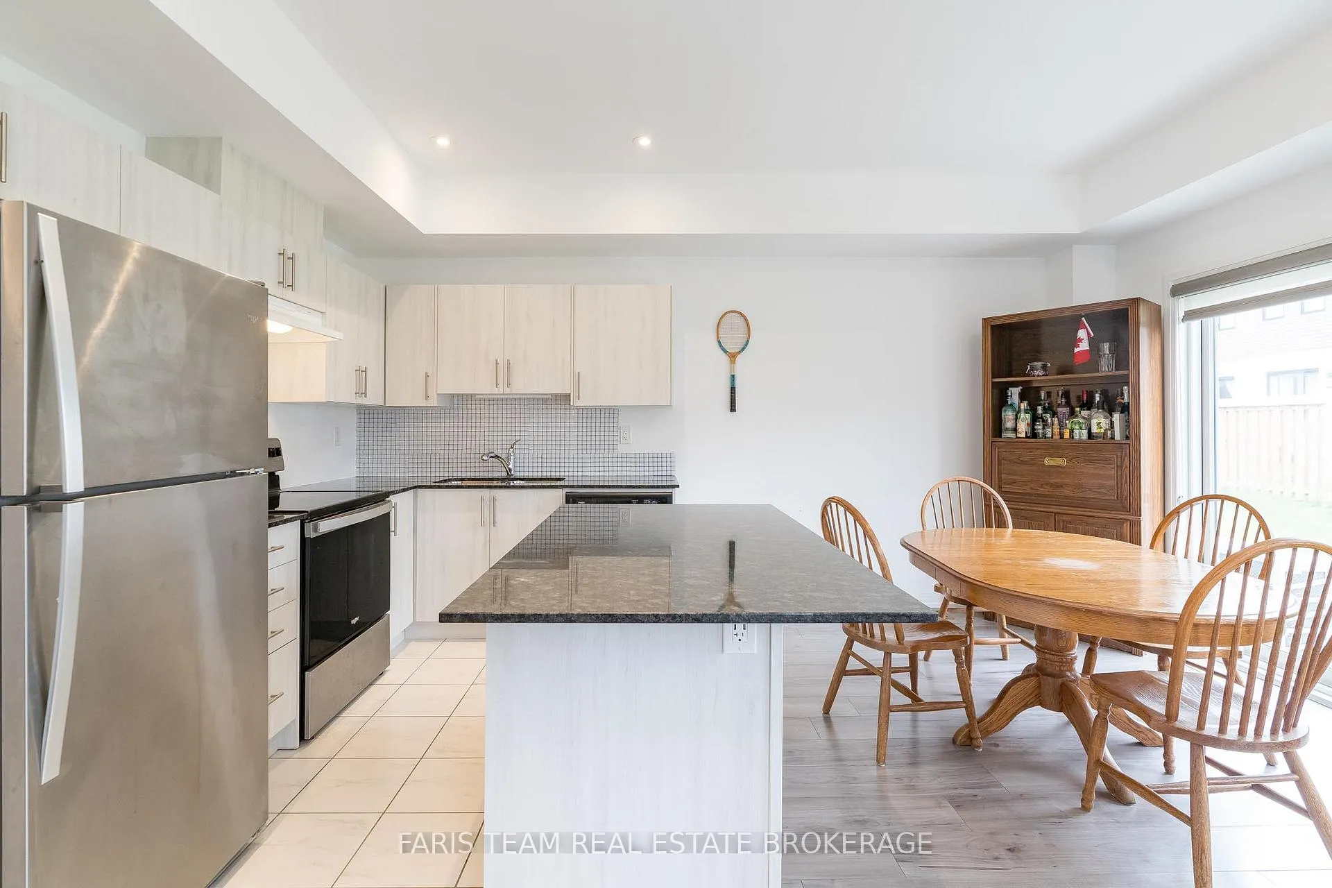 Photo 7 of 97 Gateland Drive, Barrie, Painswick South — HOMEH
