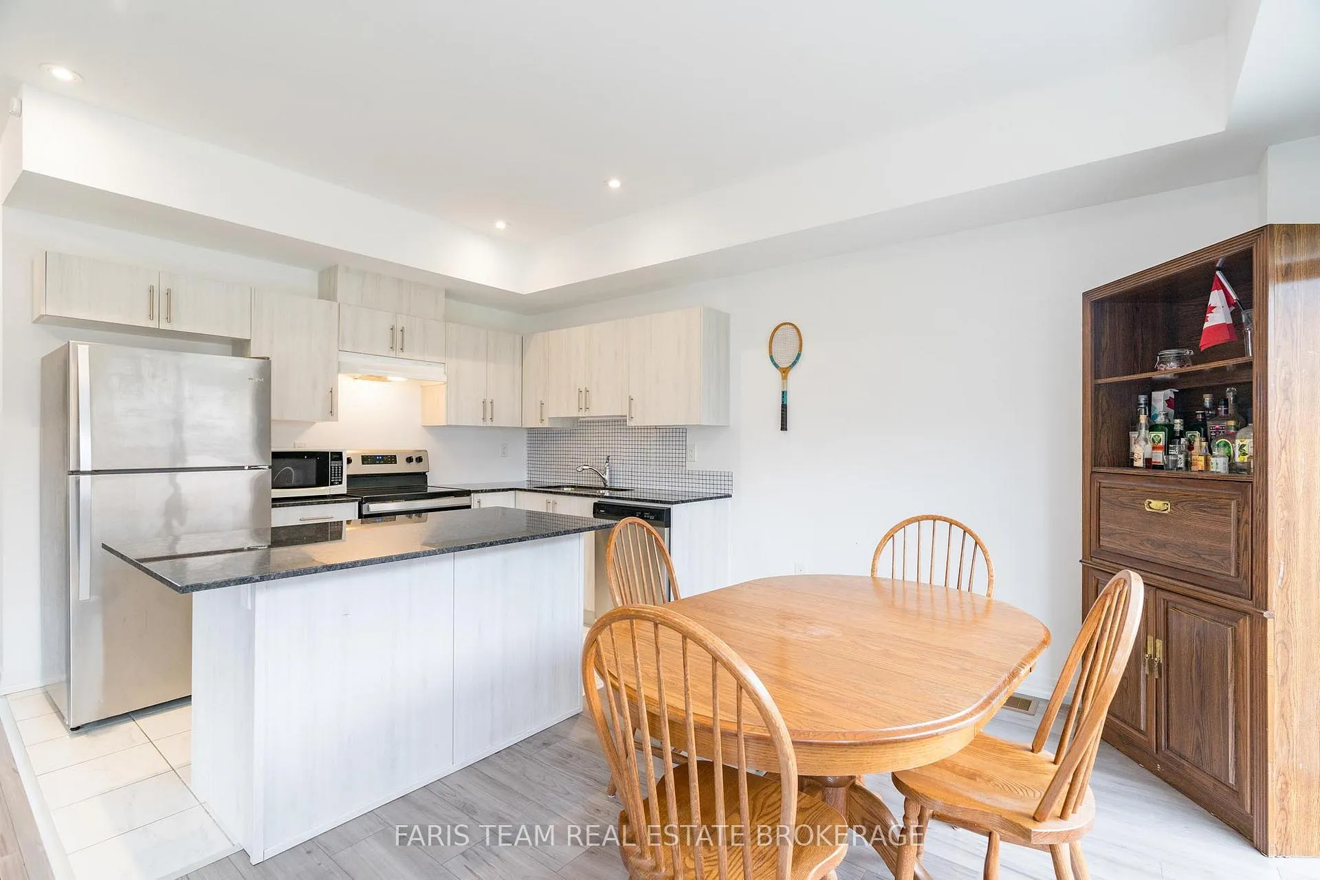 Photo 8 of 97 Gateland Drive, Barrie, Painswick South — HOMEH