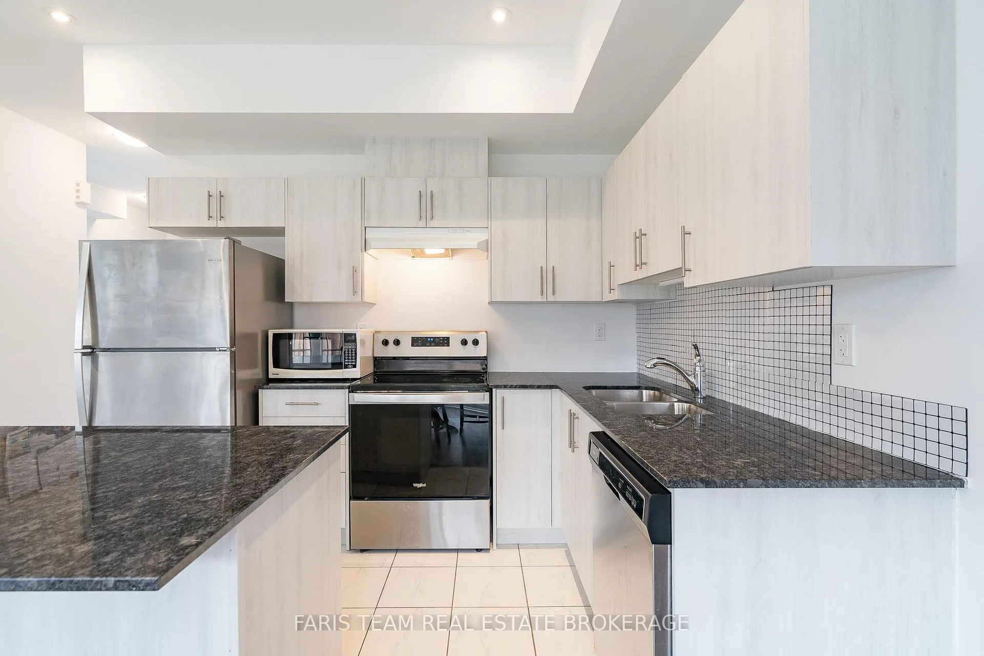 Photo 9 of 97 Gateland Drive, Barrie, Painswick South — HOMEH