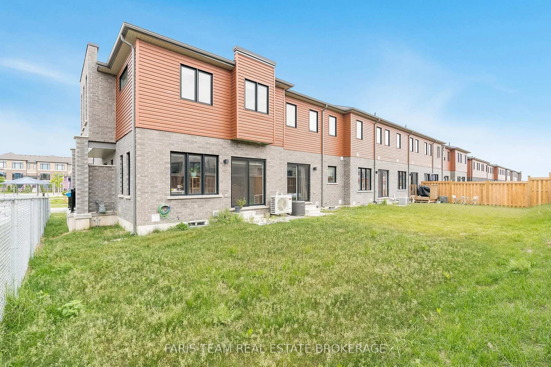 Photo 28 of 97 Gateland Drive, Barrie, Painswick South — HOMEH