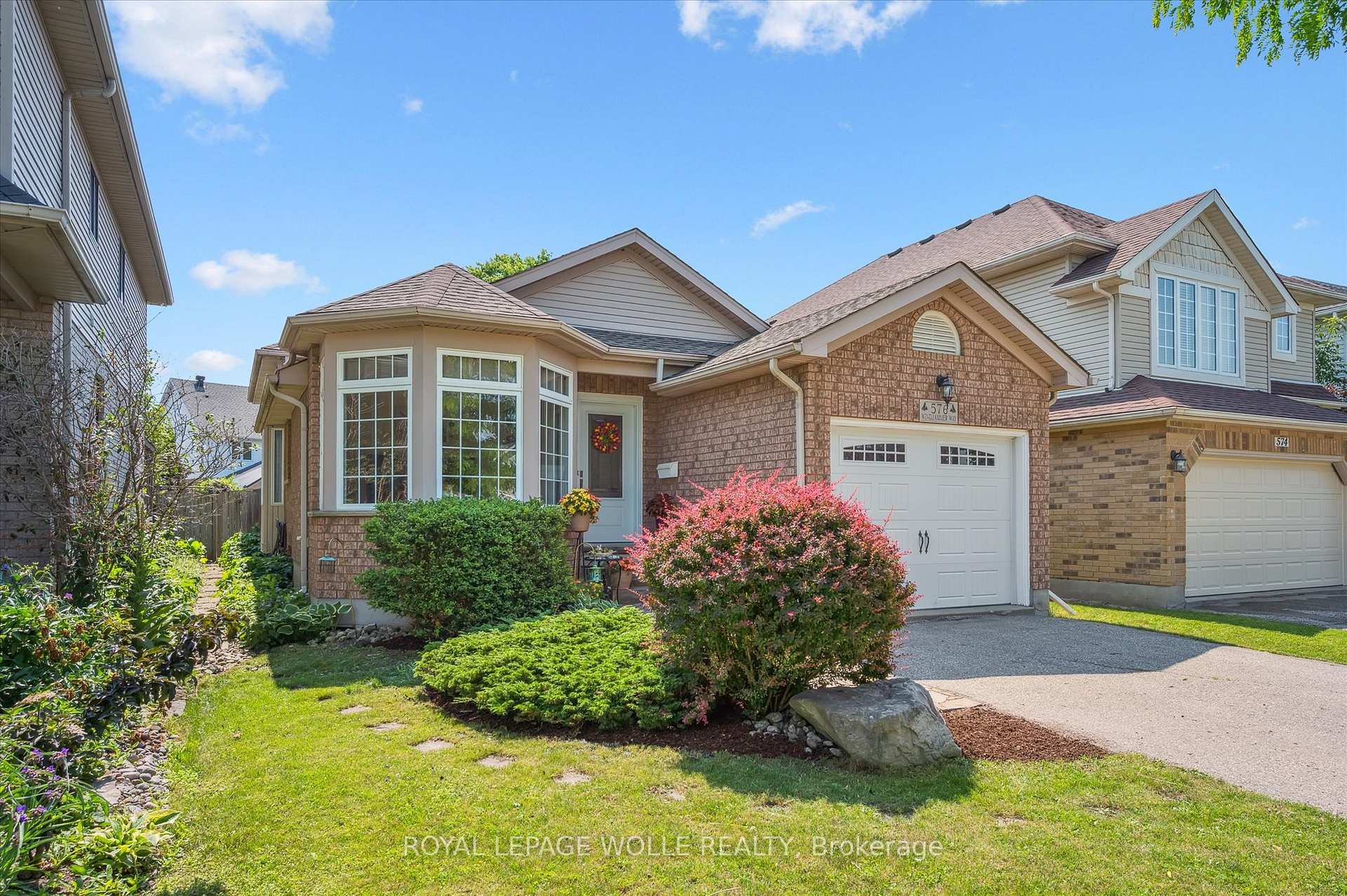 Photo 2 of 576 Windjammer Way, Waterloo — HOMEH
